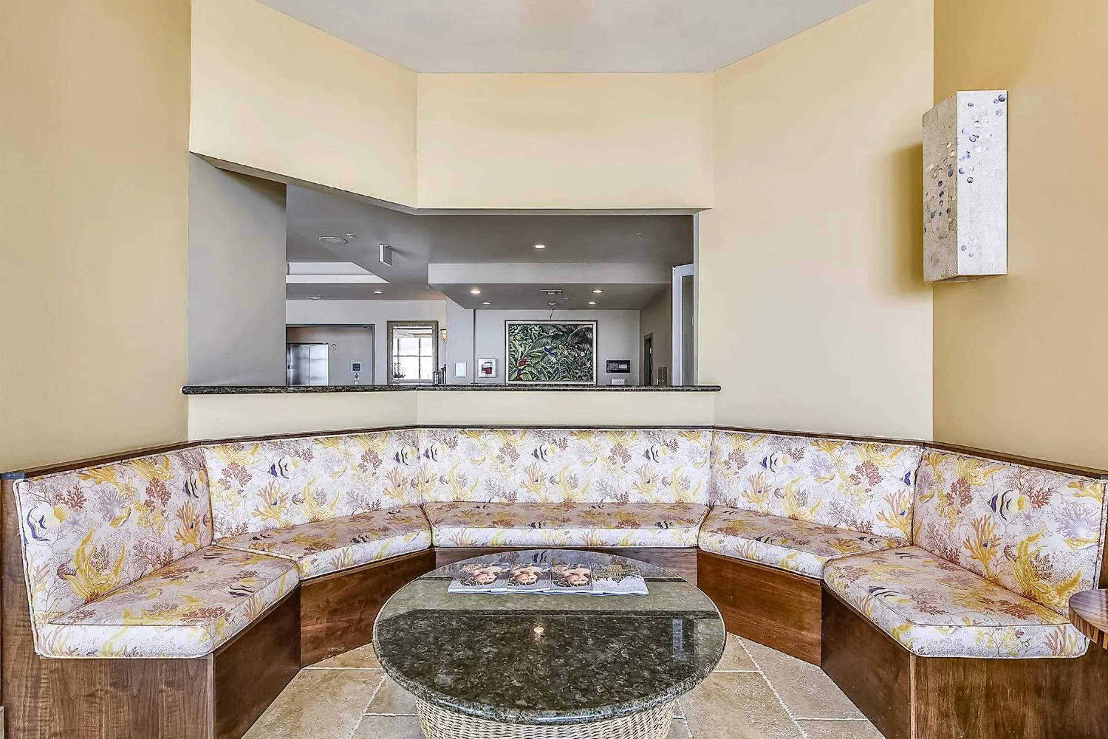 Property building in Emerald 705