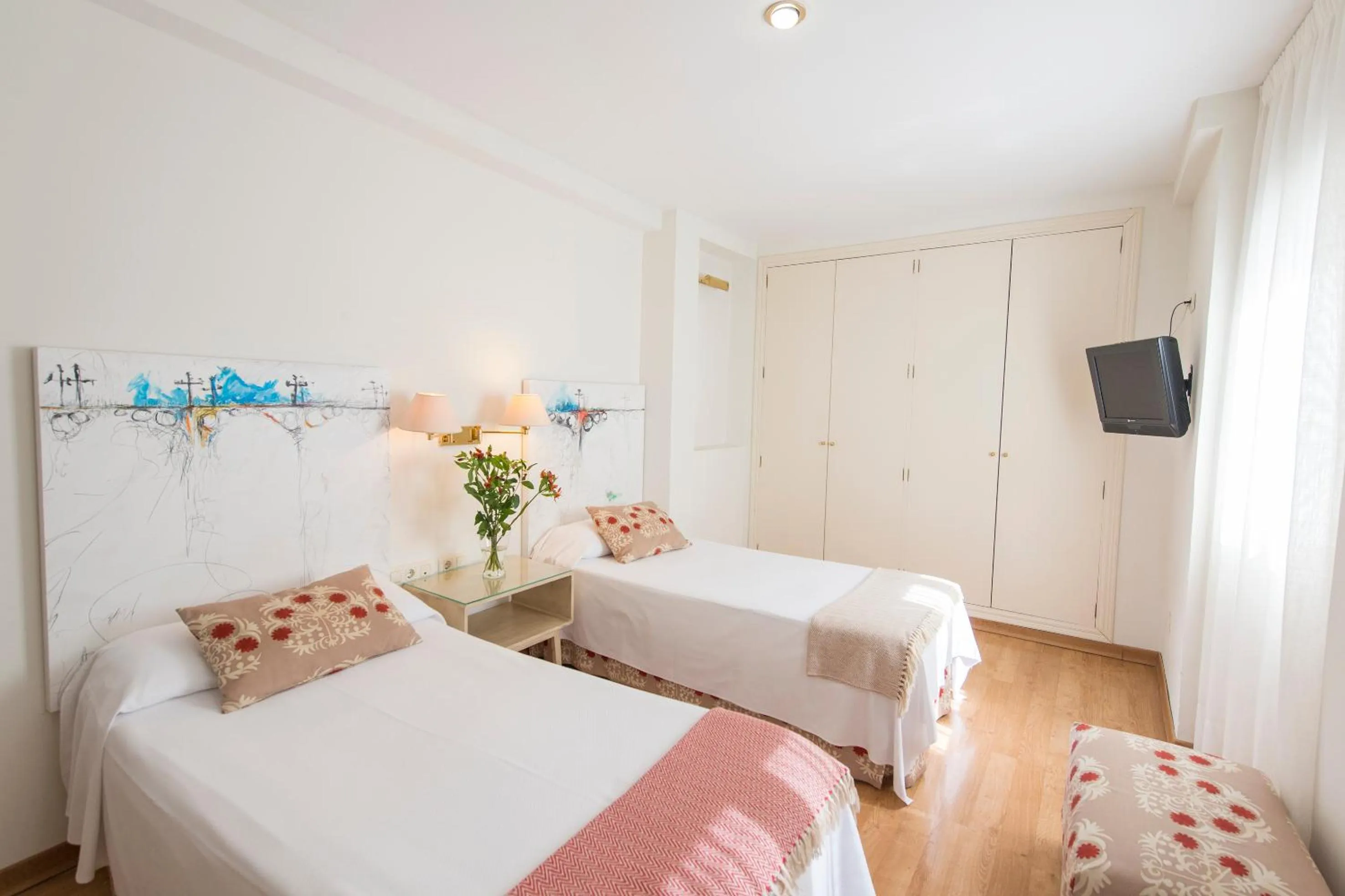 Photo of the whole room, Bed in Hotel Alcántara