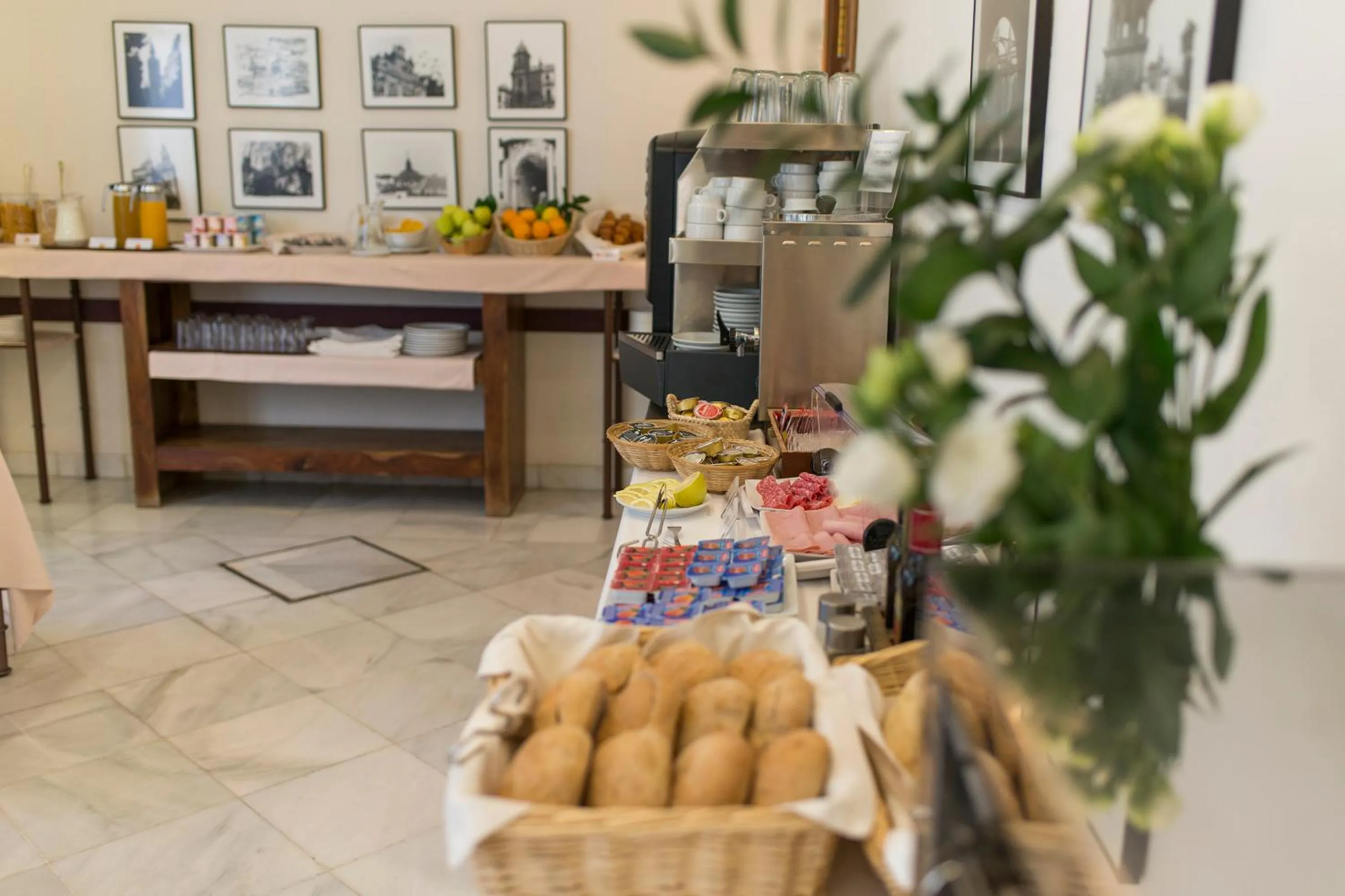 Buffet breakfast in Hotel Alcántara