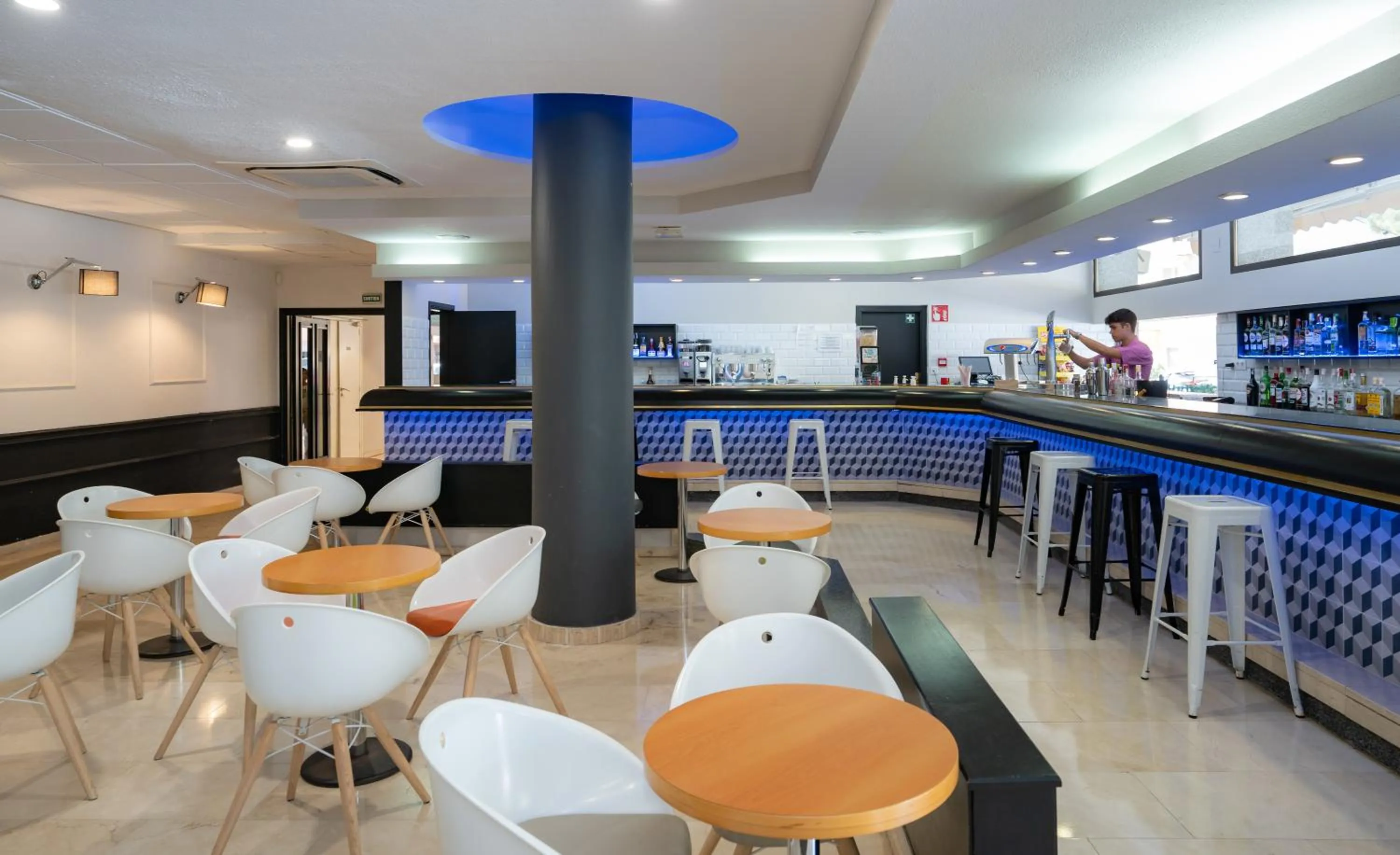 Lounge or bar in Medplaya Hotel Monterrey