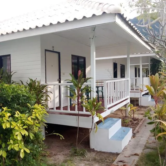 Garden in Thong Nai Pan Beach Resort