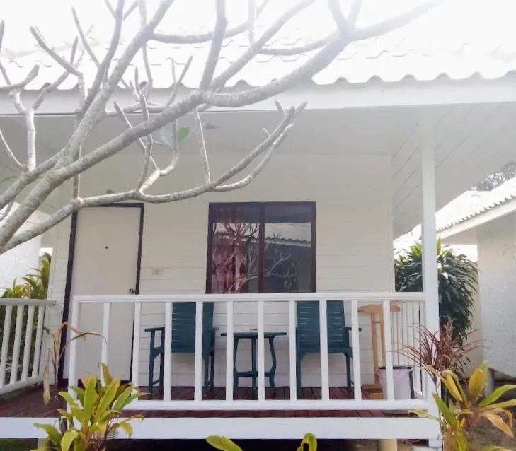 Garden in Thong Nai Pan Beach Resort