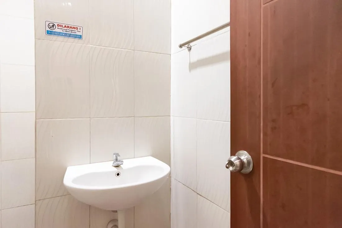 TwoSpaces Living at Toedjoeh Enam Homestay, Surabaya