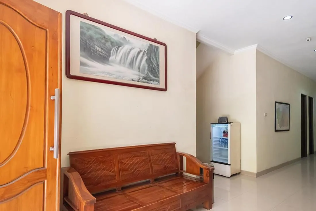 TwoSpaces Living at Toedjoeh Enam Homestay, Surabaya