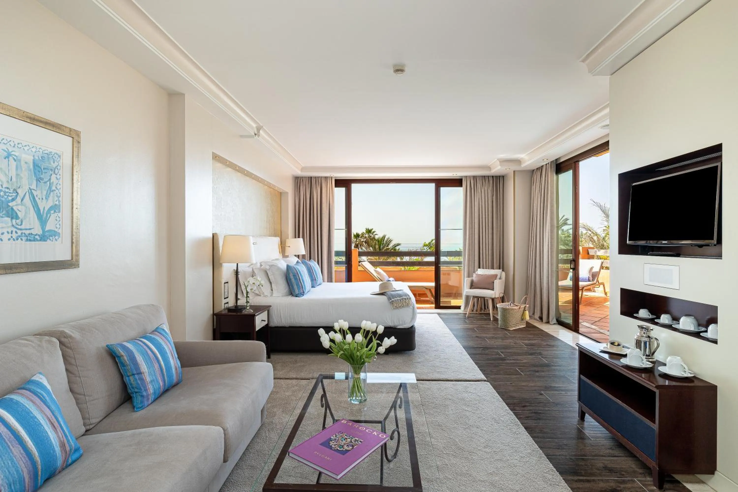 TV and multimedia in Kempinski Hotel Bahía Beach Resort & Spa