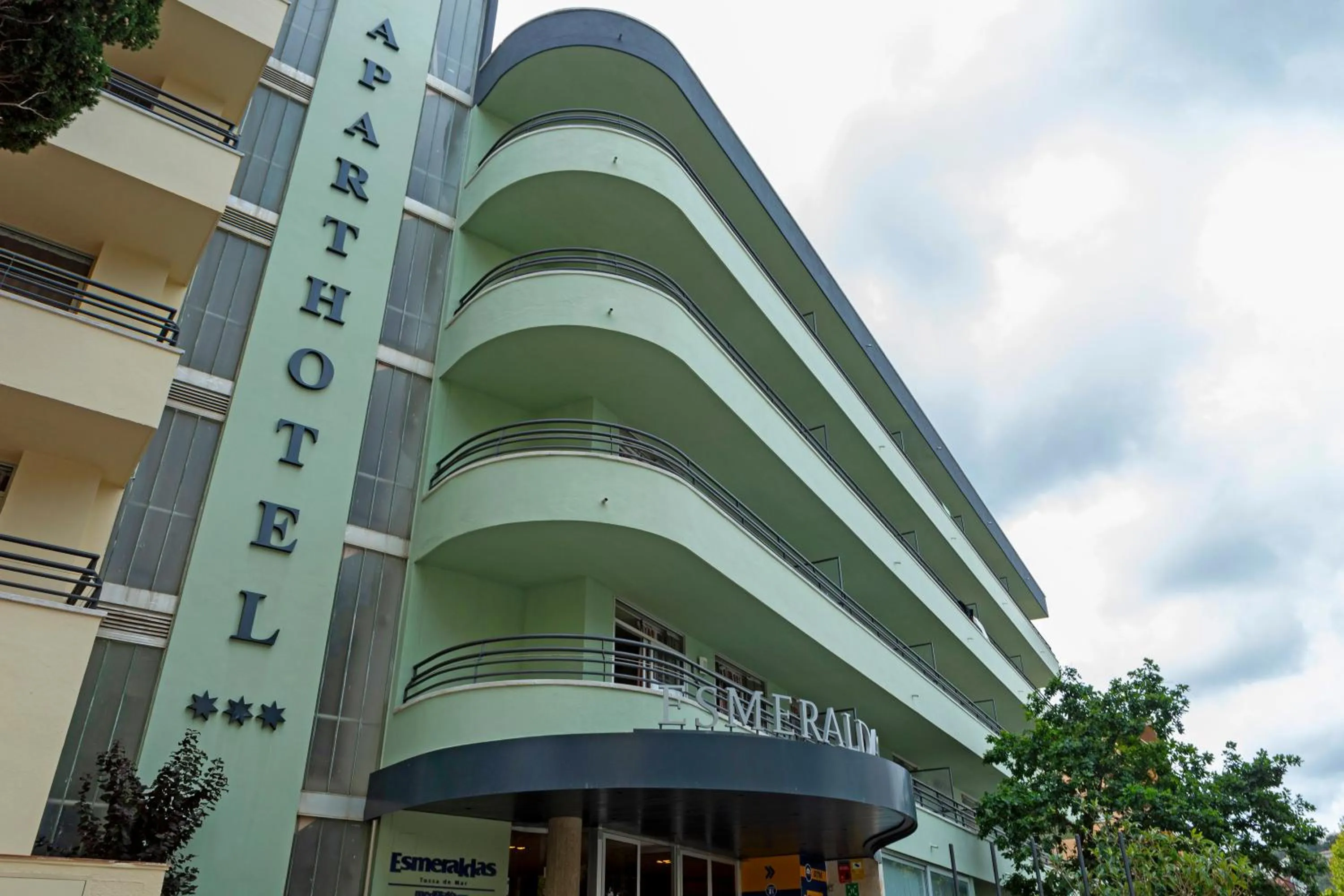 Property building in Medplaya Aparthotel Esmeraldas