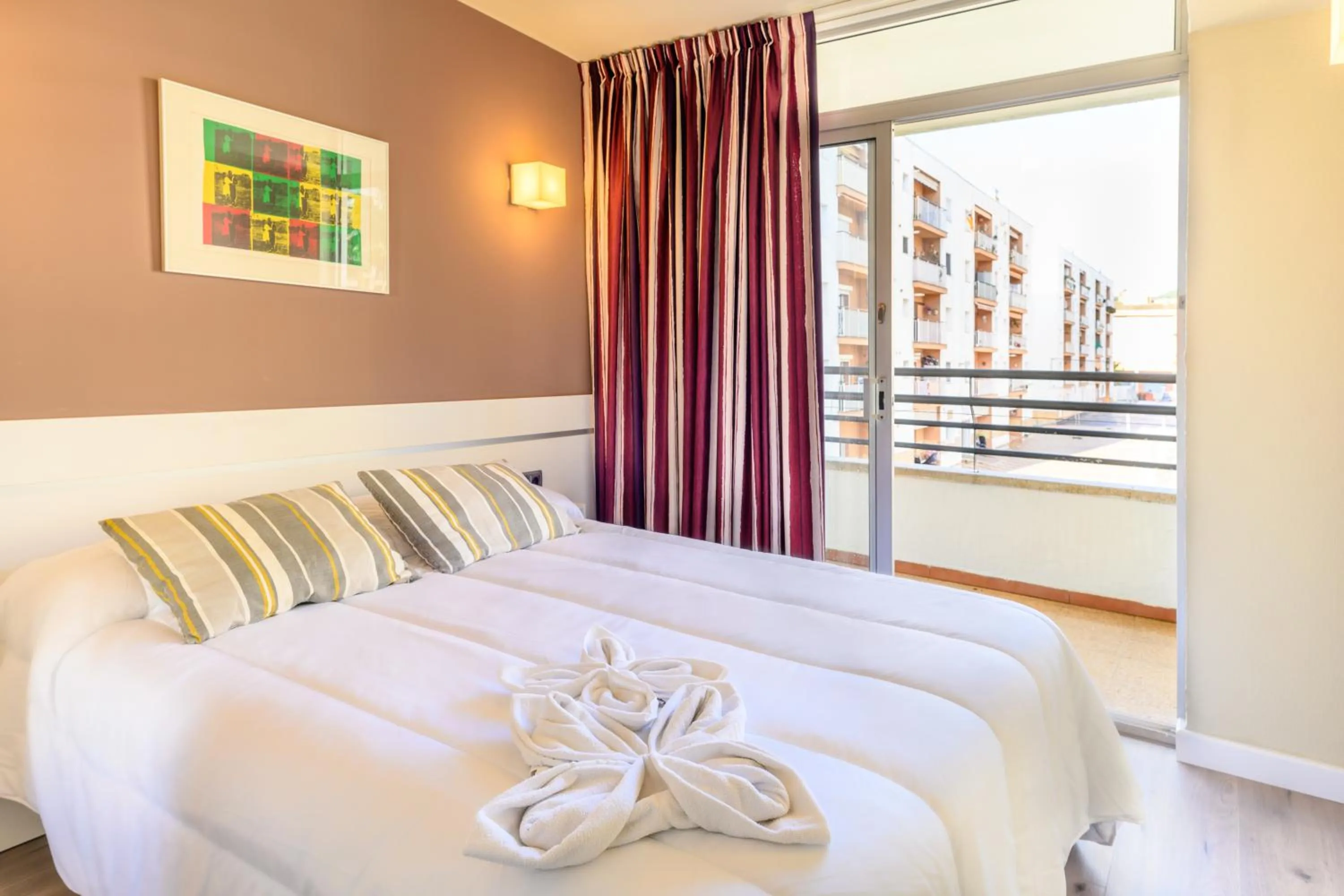 Bed in Medplaya Aparthotel Esmeraldas