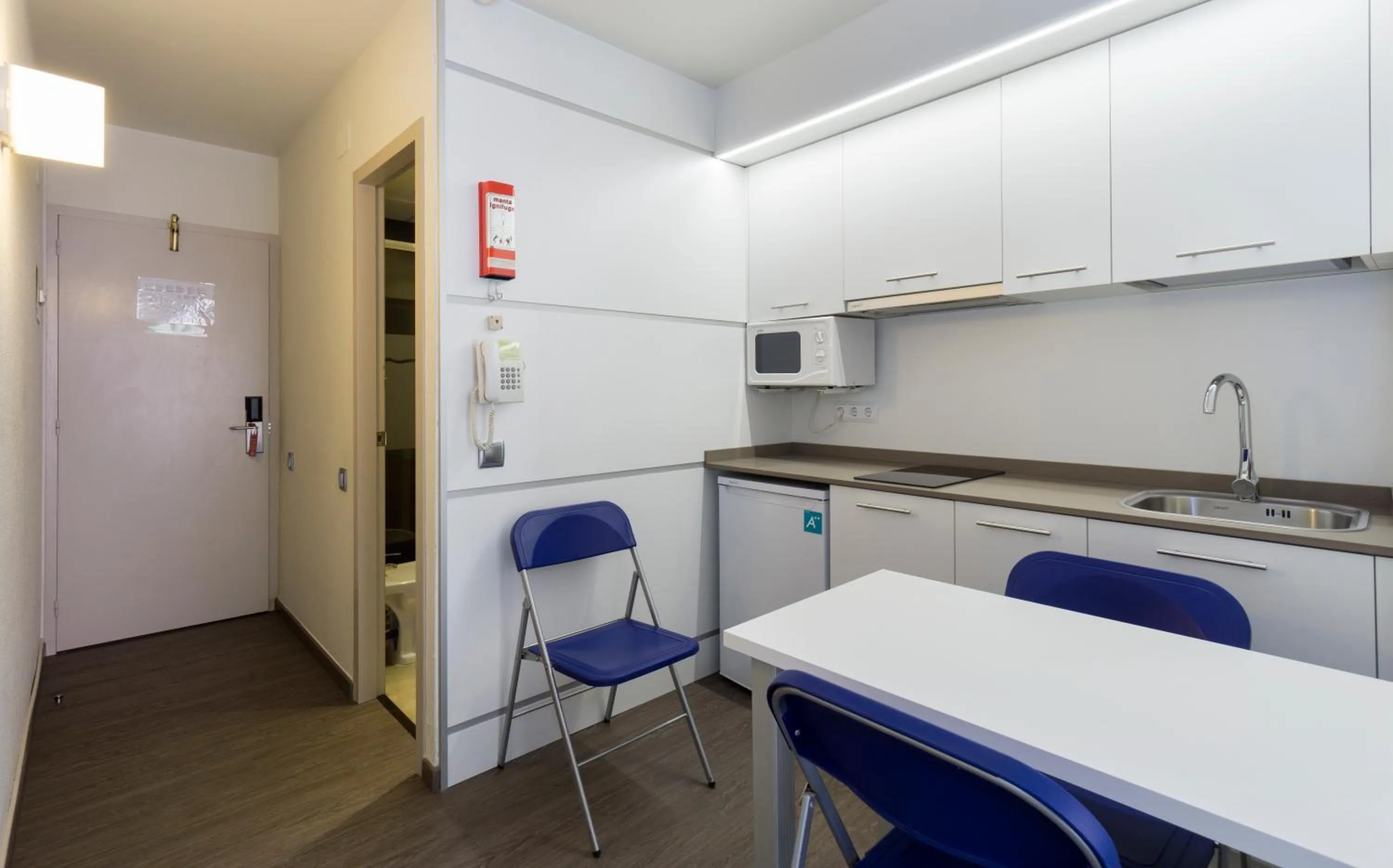 Kitchen or kitchenette in Medplaya Aparthotel Esmeraldas