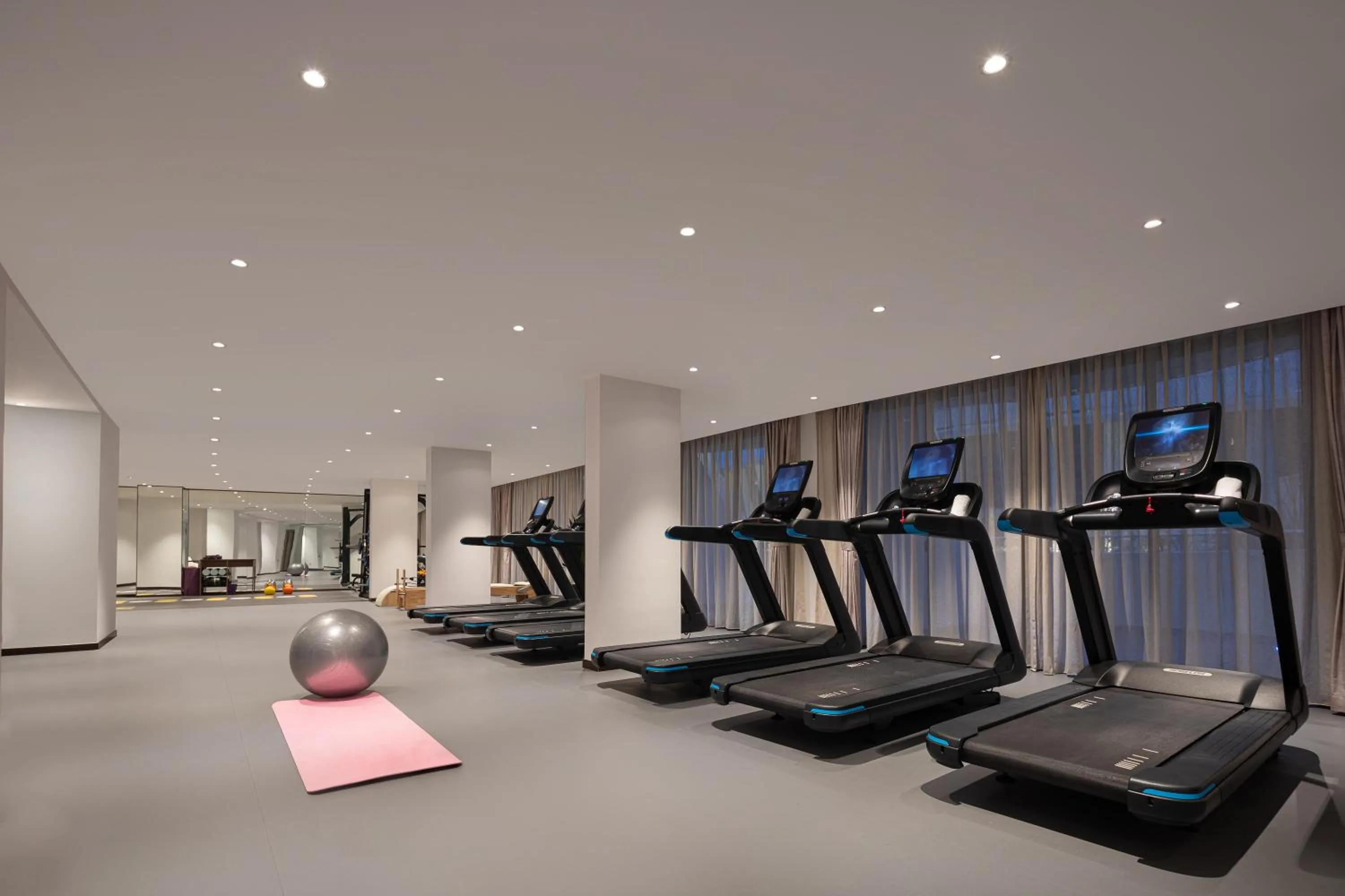 Fitness centre/facilities in White Swan Hotel Taizhou