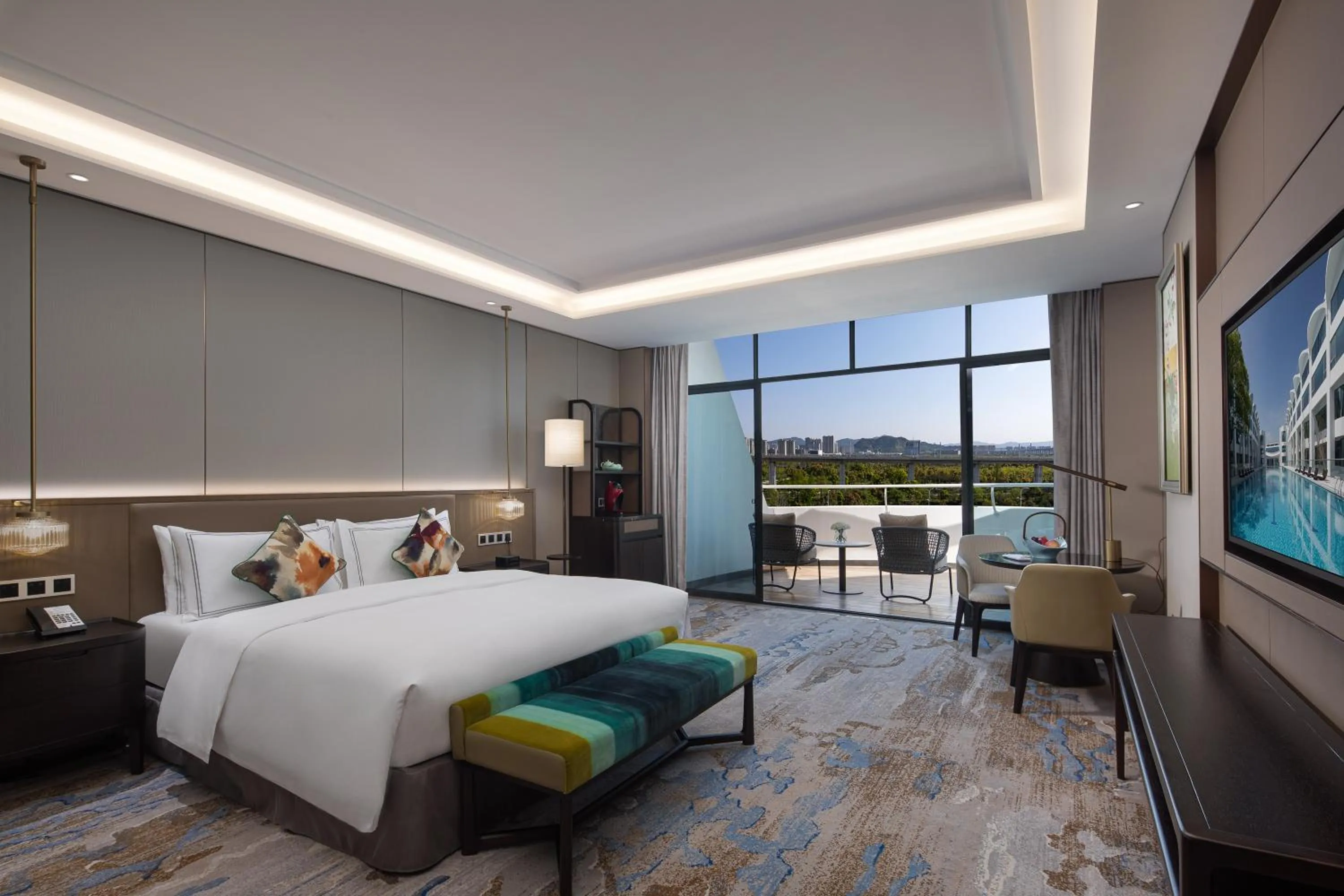 Bedroom, Bed in White Swan Hotel Taizhou