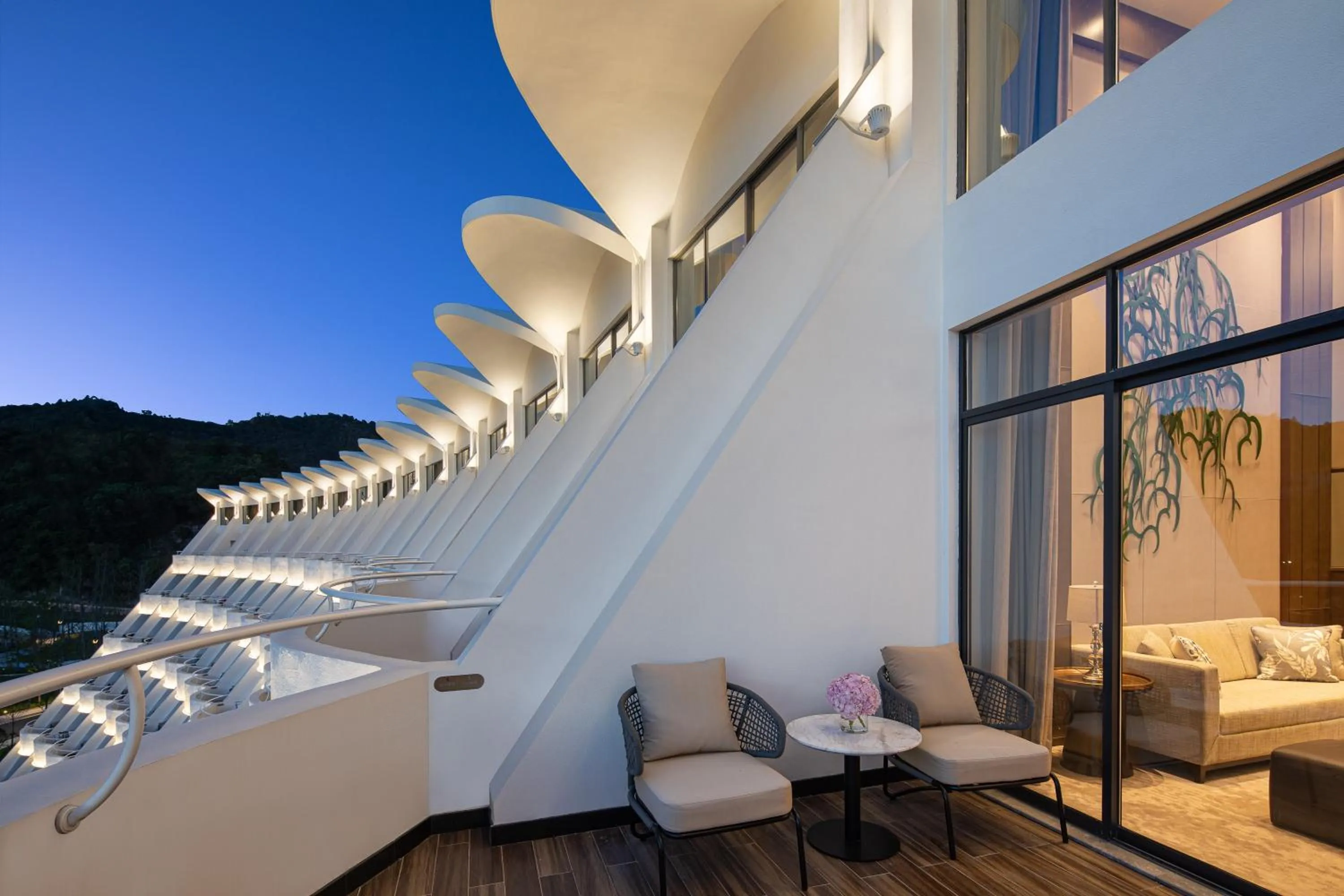 Balcony/Terrace in White Swan Hotel Taizhou