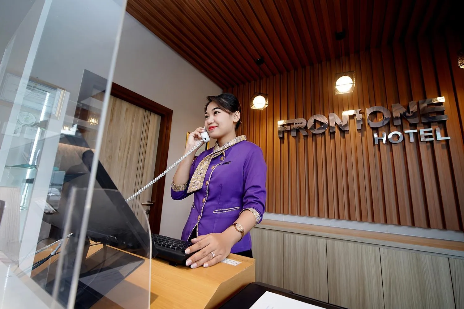 Lobby or reception in Front One Hotel Sragen