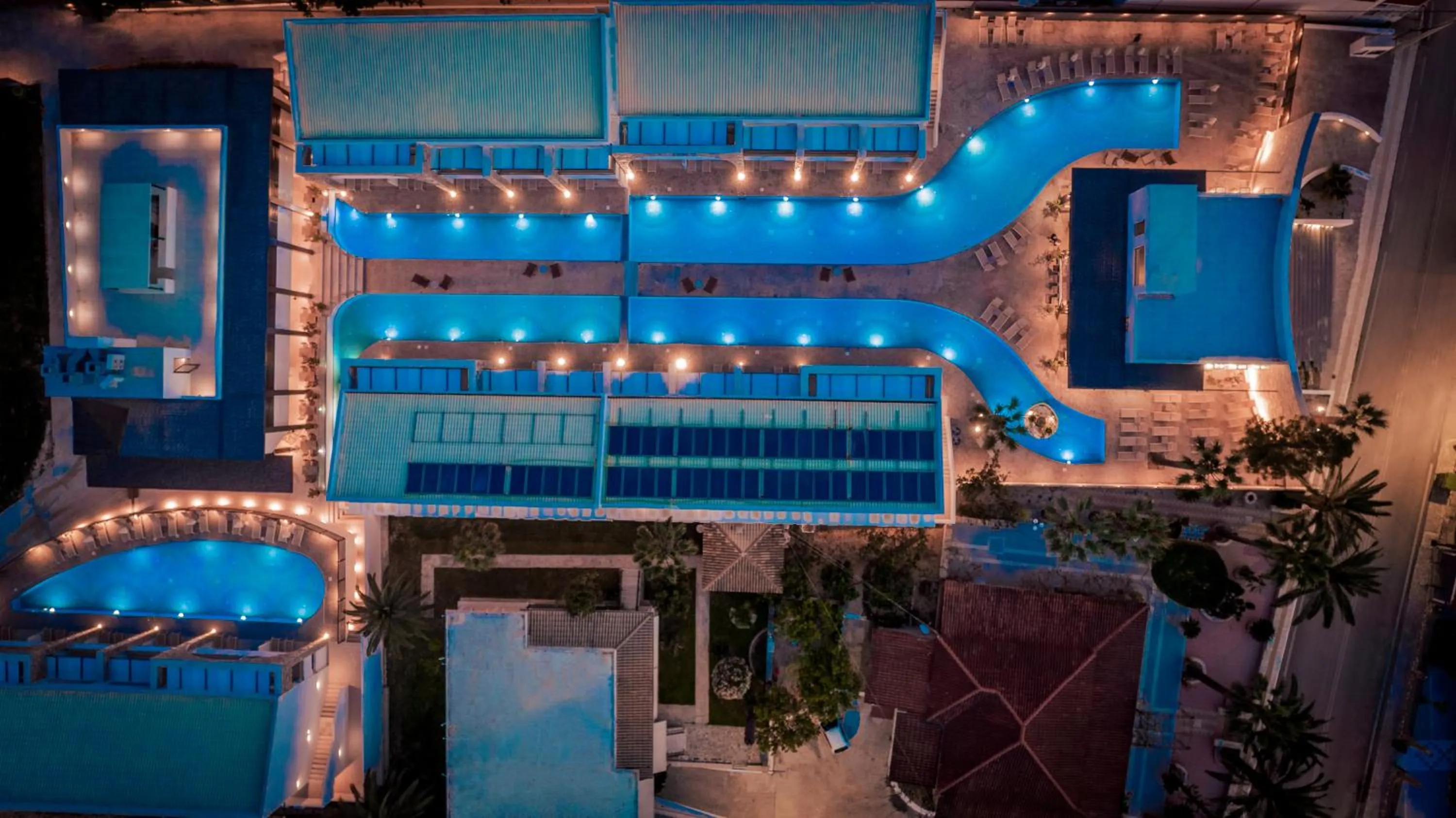 Night in Cavo di Suites