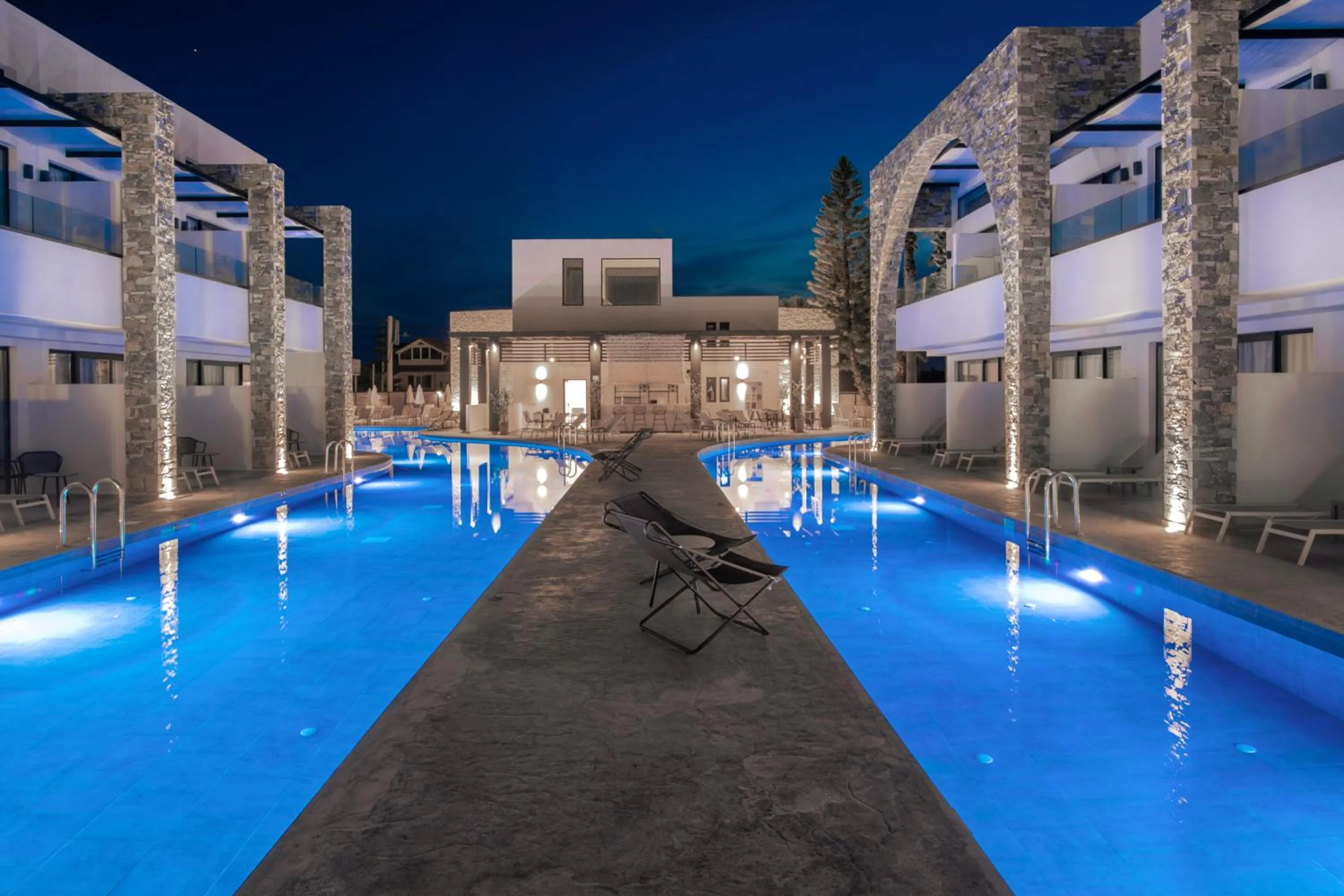 Night in Cavo di Suites