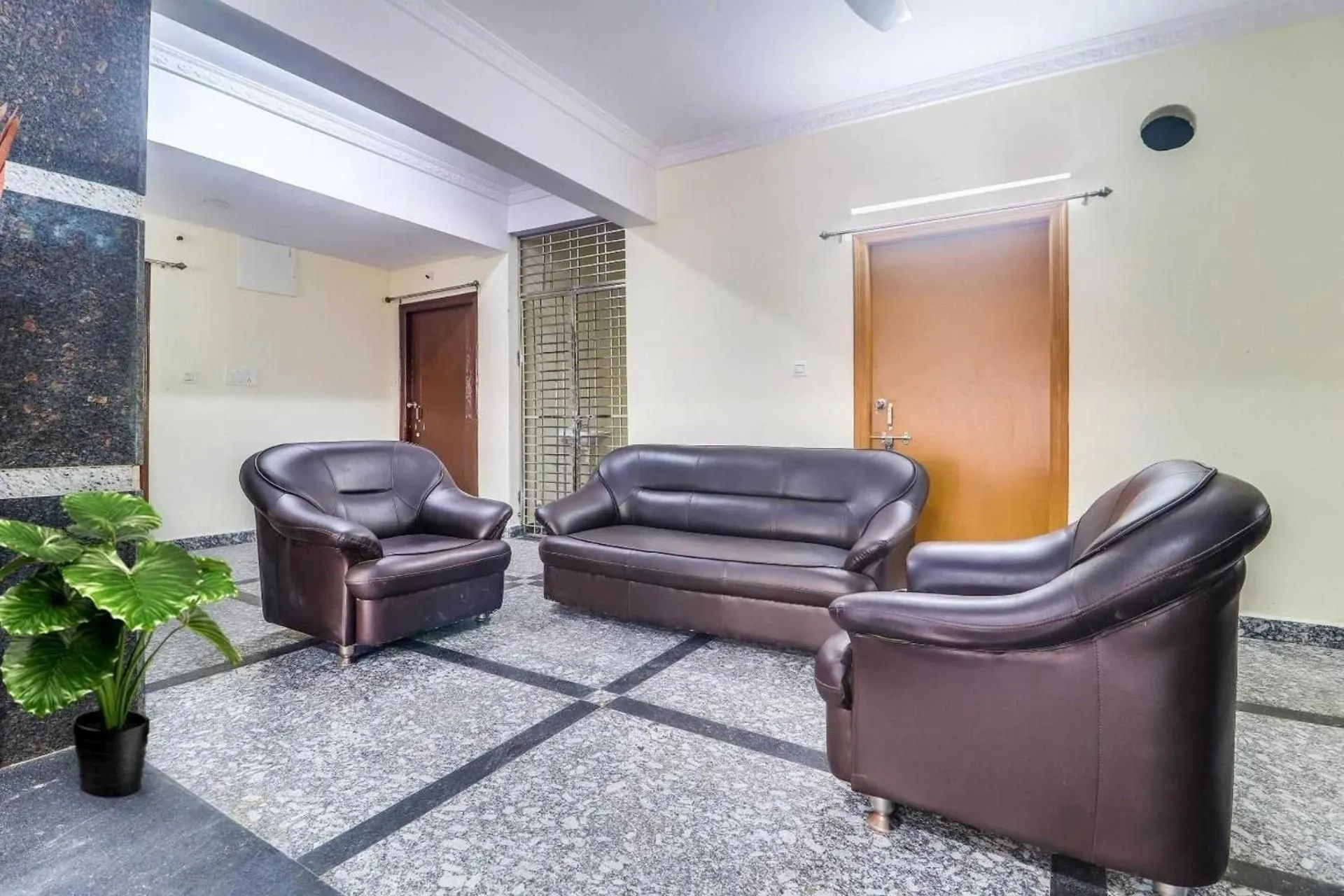 Lobby or reception in Collection O Rio Kondapur Near Rahavendra Colony