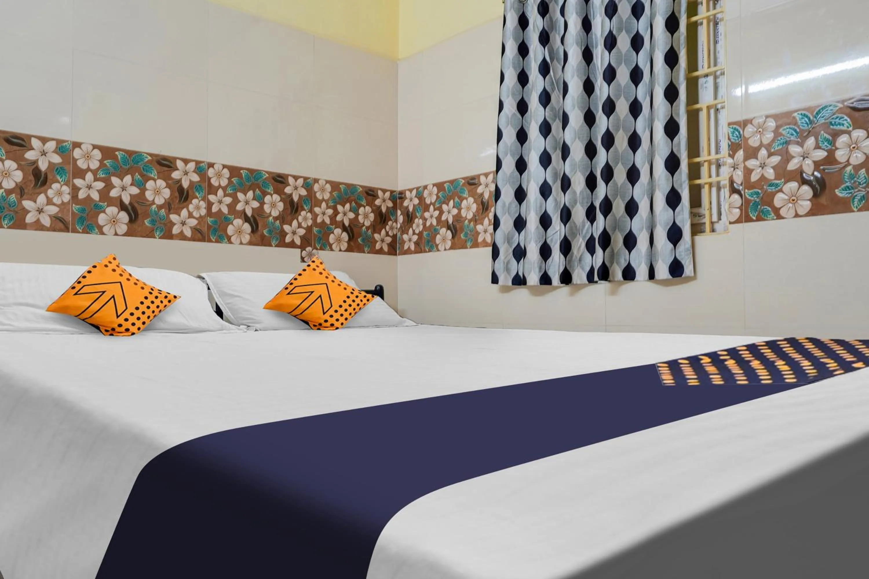 Bedroom in SPOT ON New ROYAL LODGE