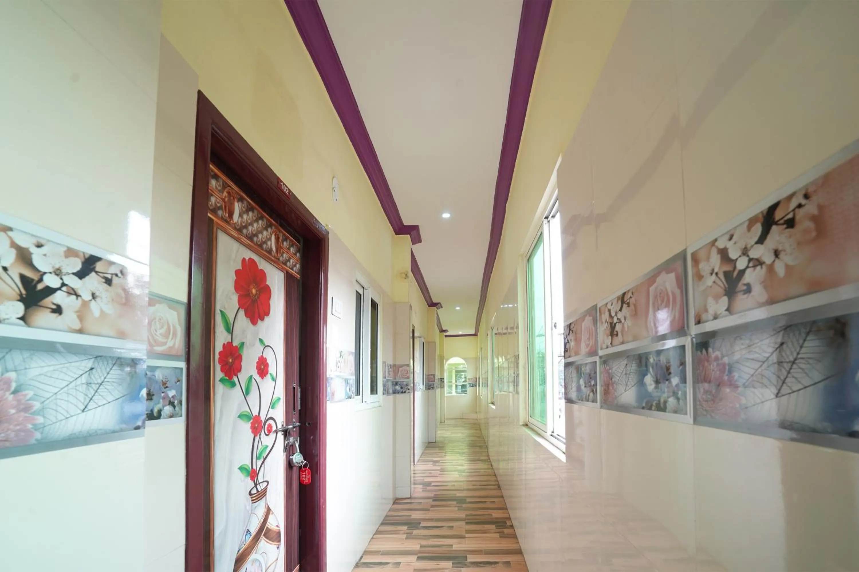 Facade/entrance in SPOT ON New ROYAL LODGE