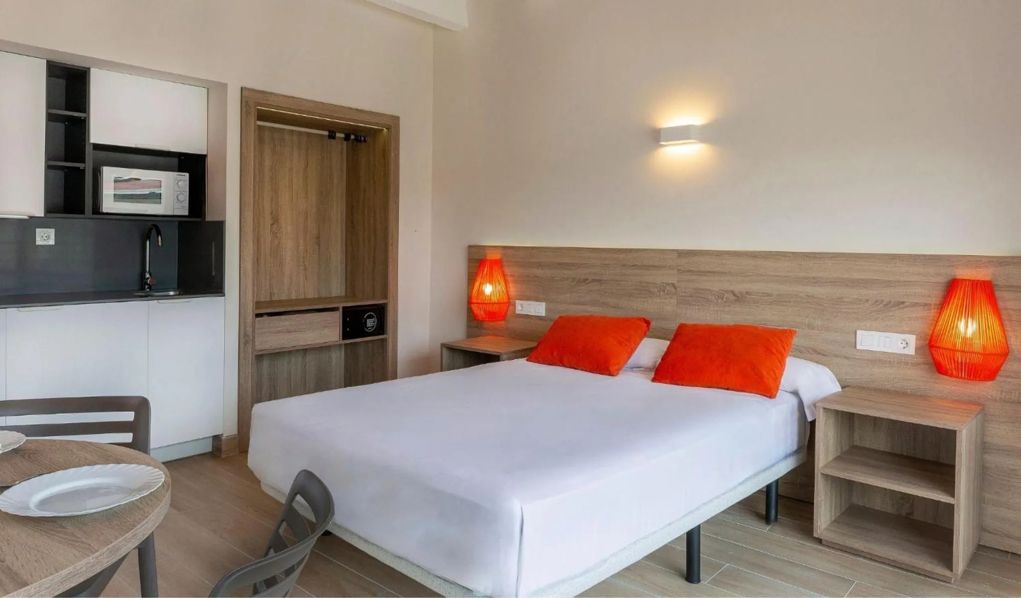 Bed in Medplaya Aparthotel Sant Eloi