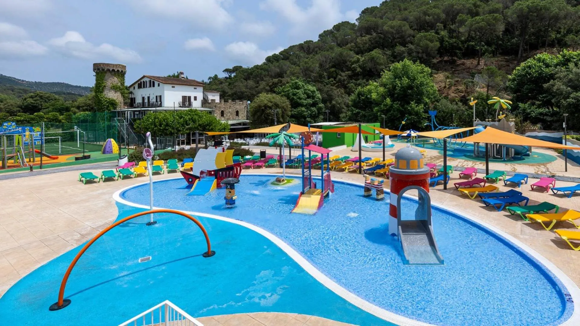 Swimming pool in Medplaya Aparthotel Sant Eloi