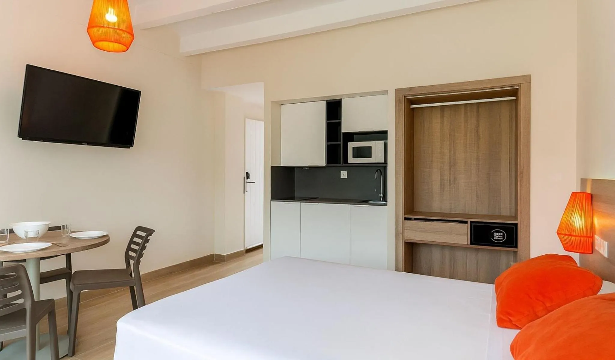 Bed in Medplaya Aparthotel Sant Eloi