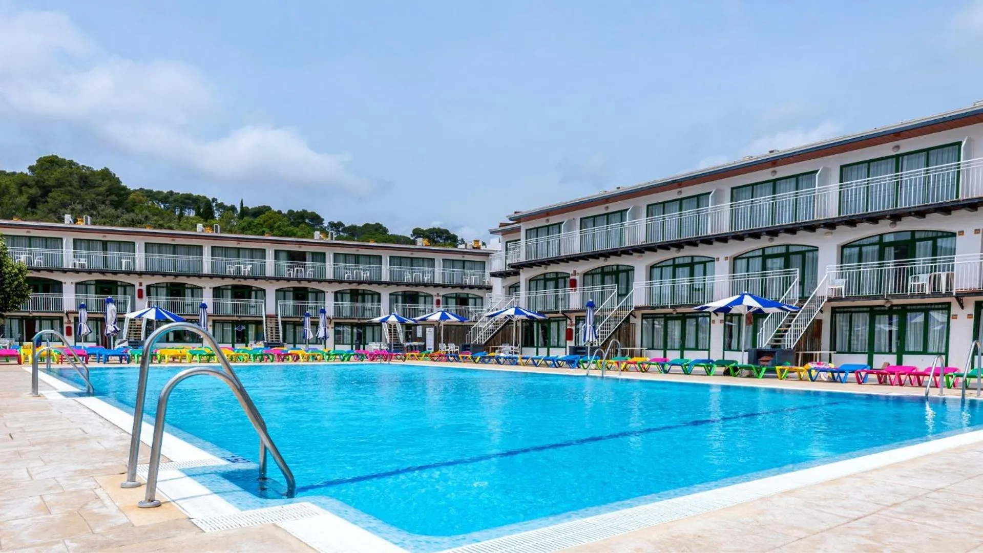 Swimming pool in Medplaya Aparthotel Sant Eloi