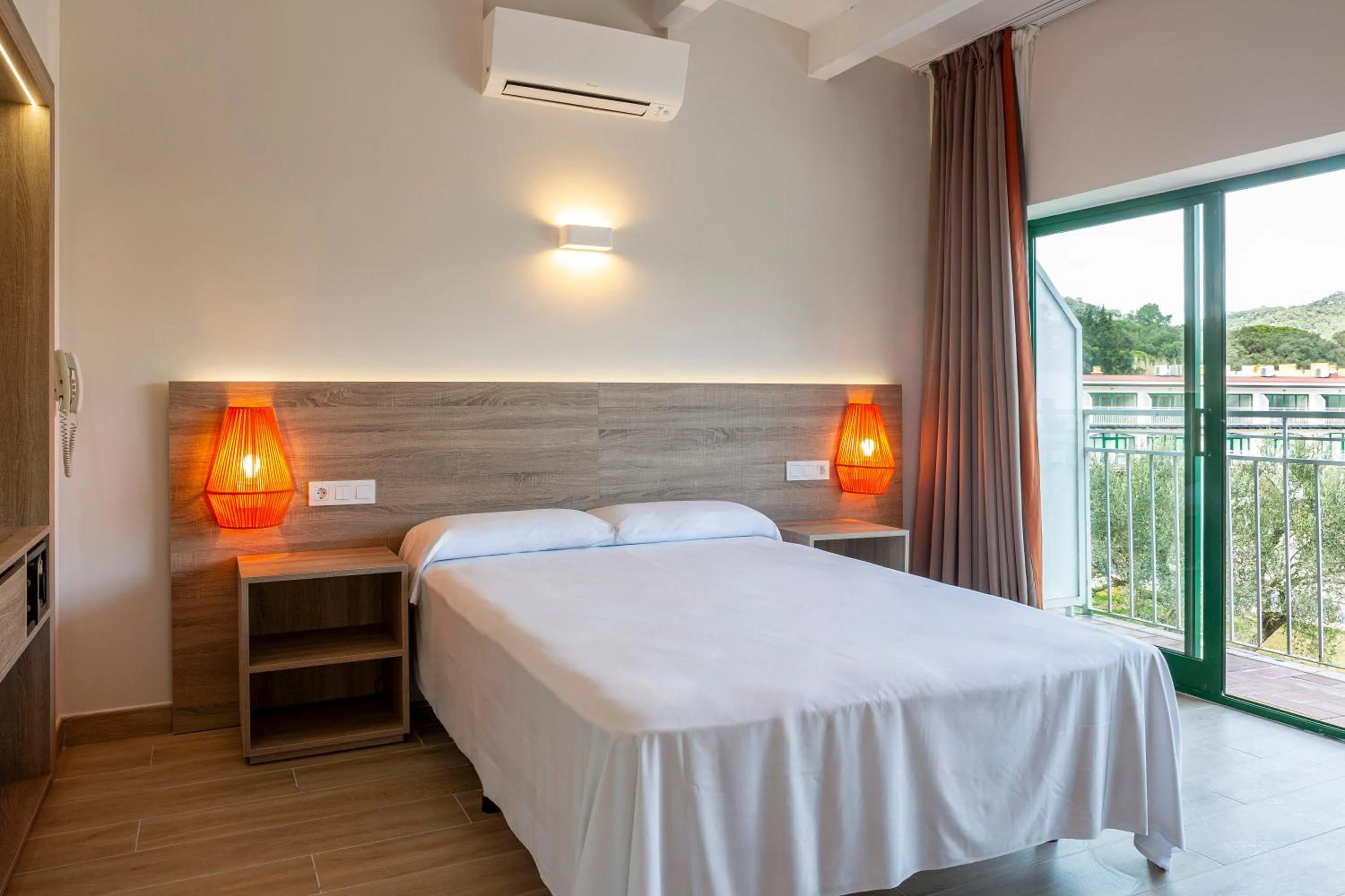 Bed in Medplaya Aparthotel Sant Eloi