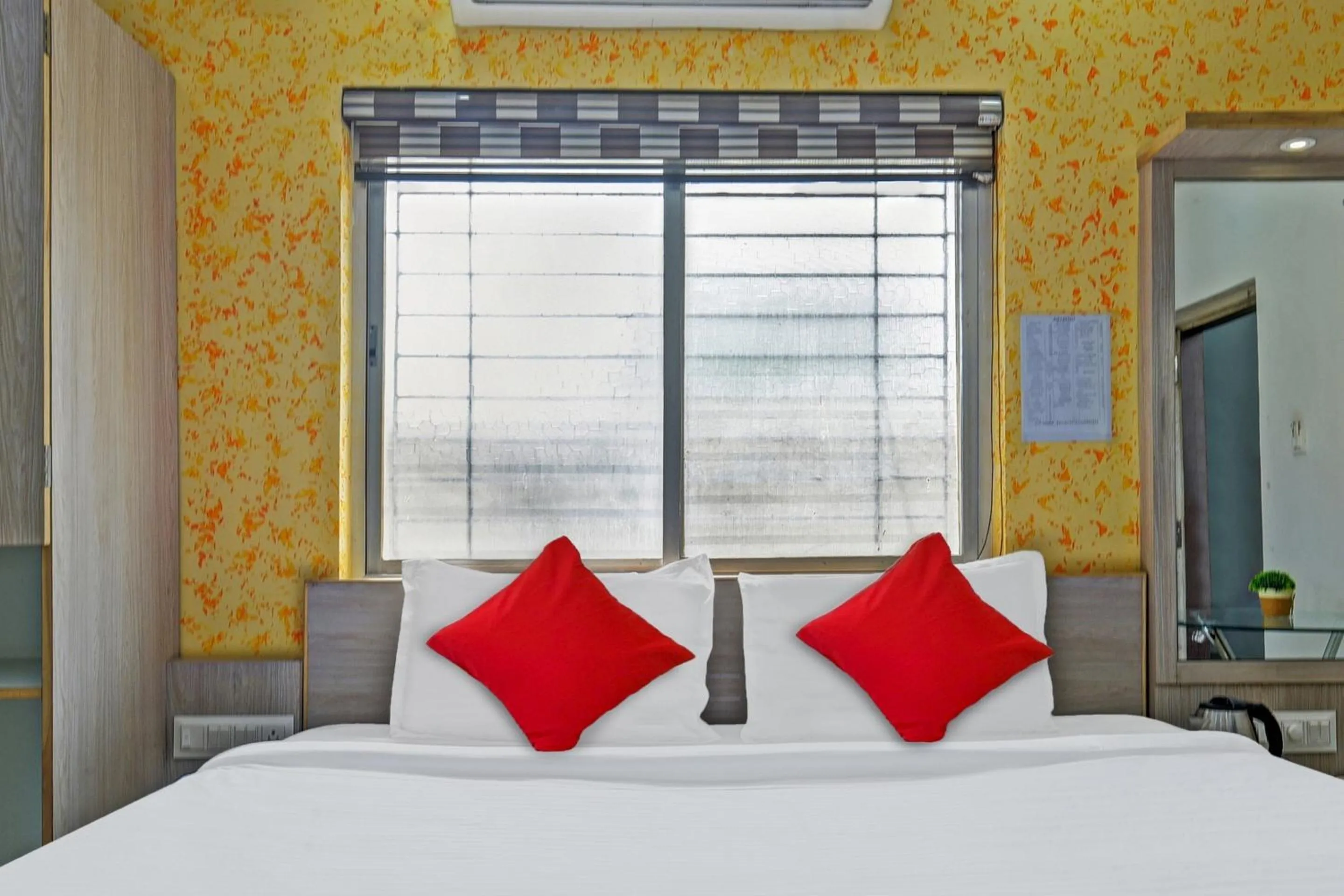 Bedroom, Bed in Hotel O Aura Hotel Rajdhani Residency