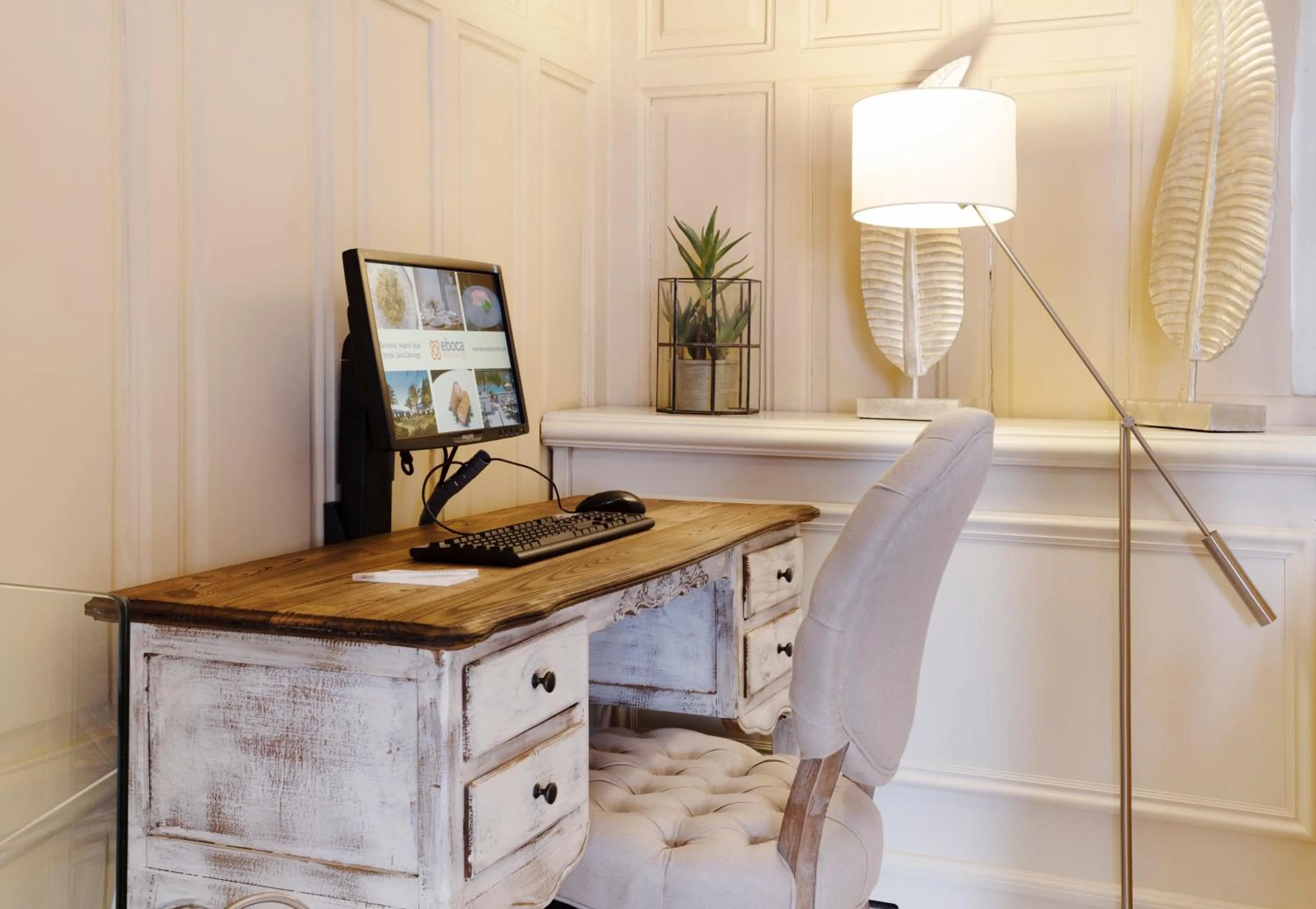 locker in Catalonia Las Cortes