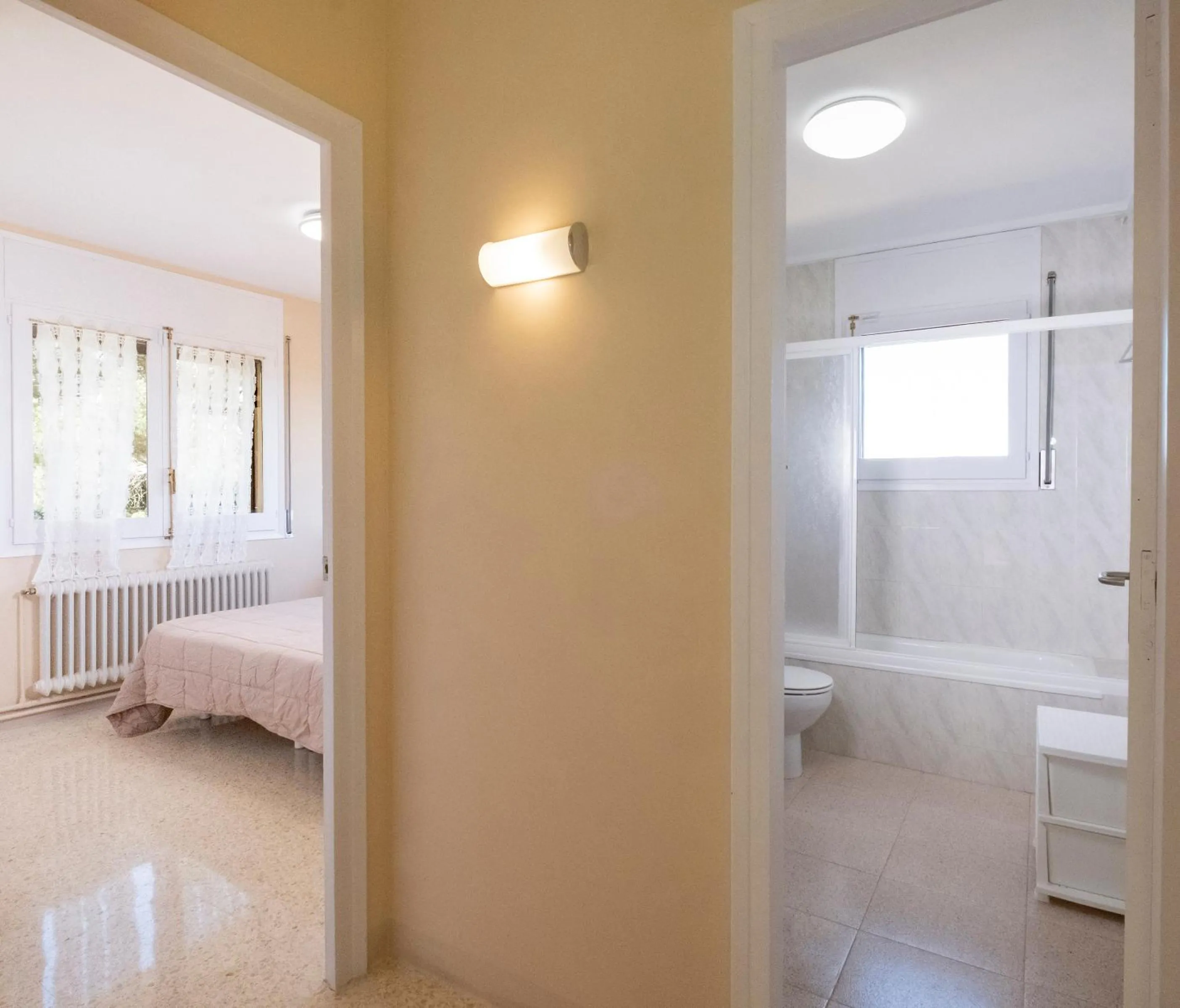 Bathroom, Bed in Hotel Rural y Apartamentos Villa Engracia