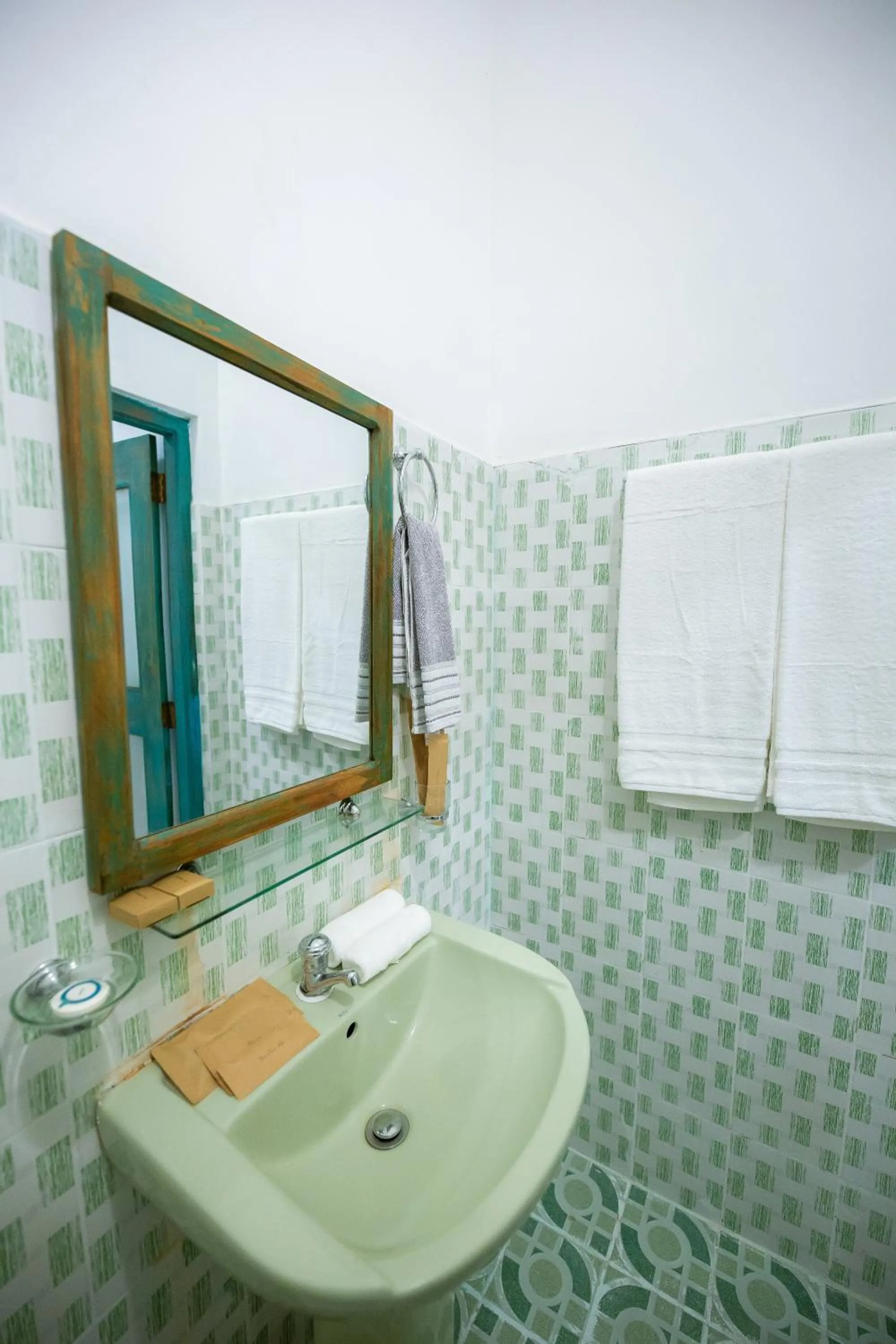 Bathroom in Moi Galle Fort by DBI