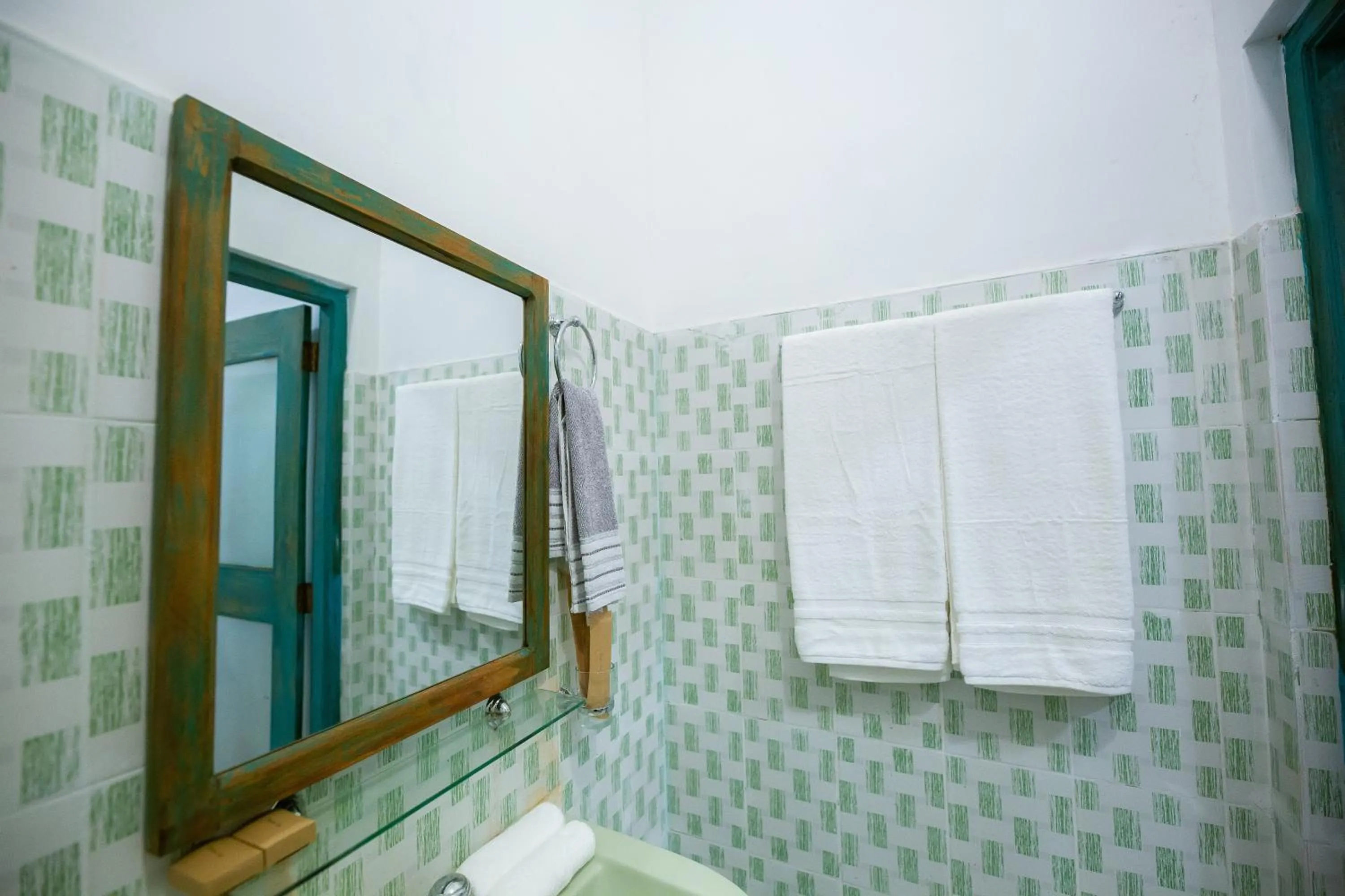 Shower in Moi Galle Fort by DBI