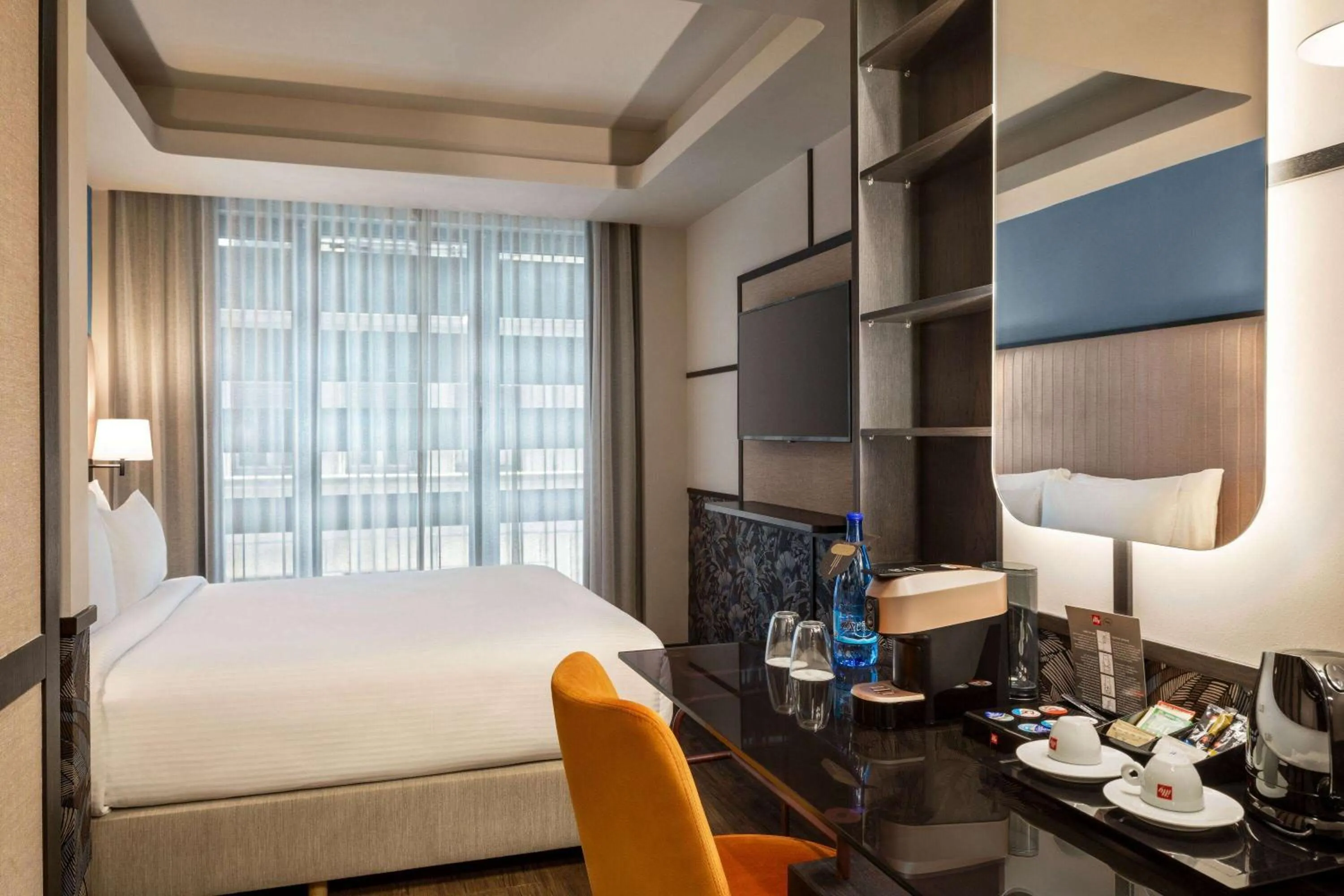 Photo of the whole room, Bed in Zeus Essence Athens Central, former Athens Key