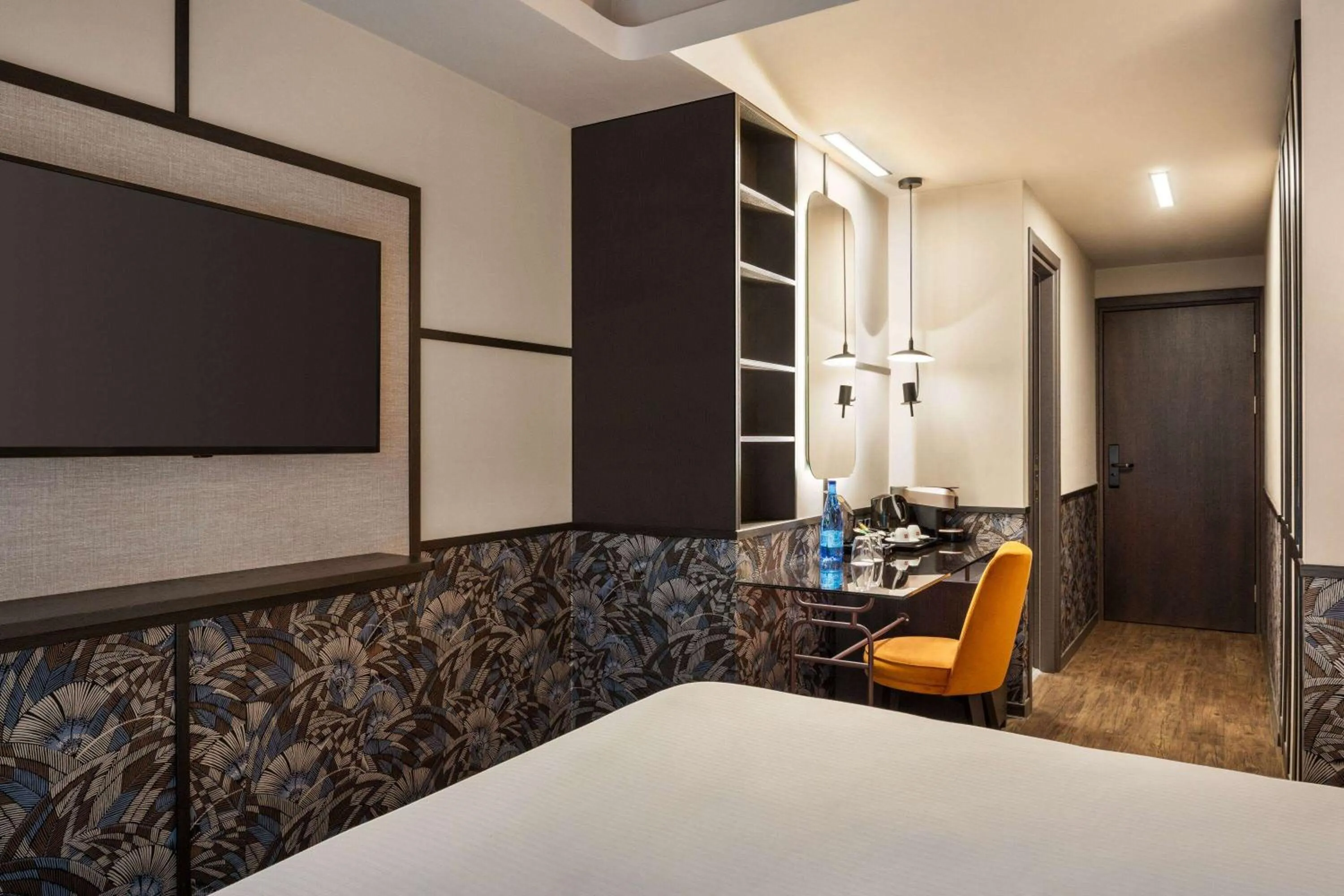 Photo of the whole room, Bed in Zeus Essence Athens Central, former Athens Key