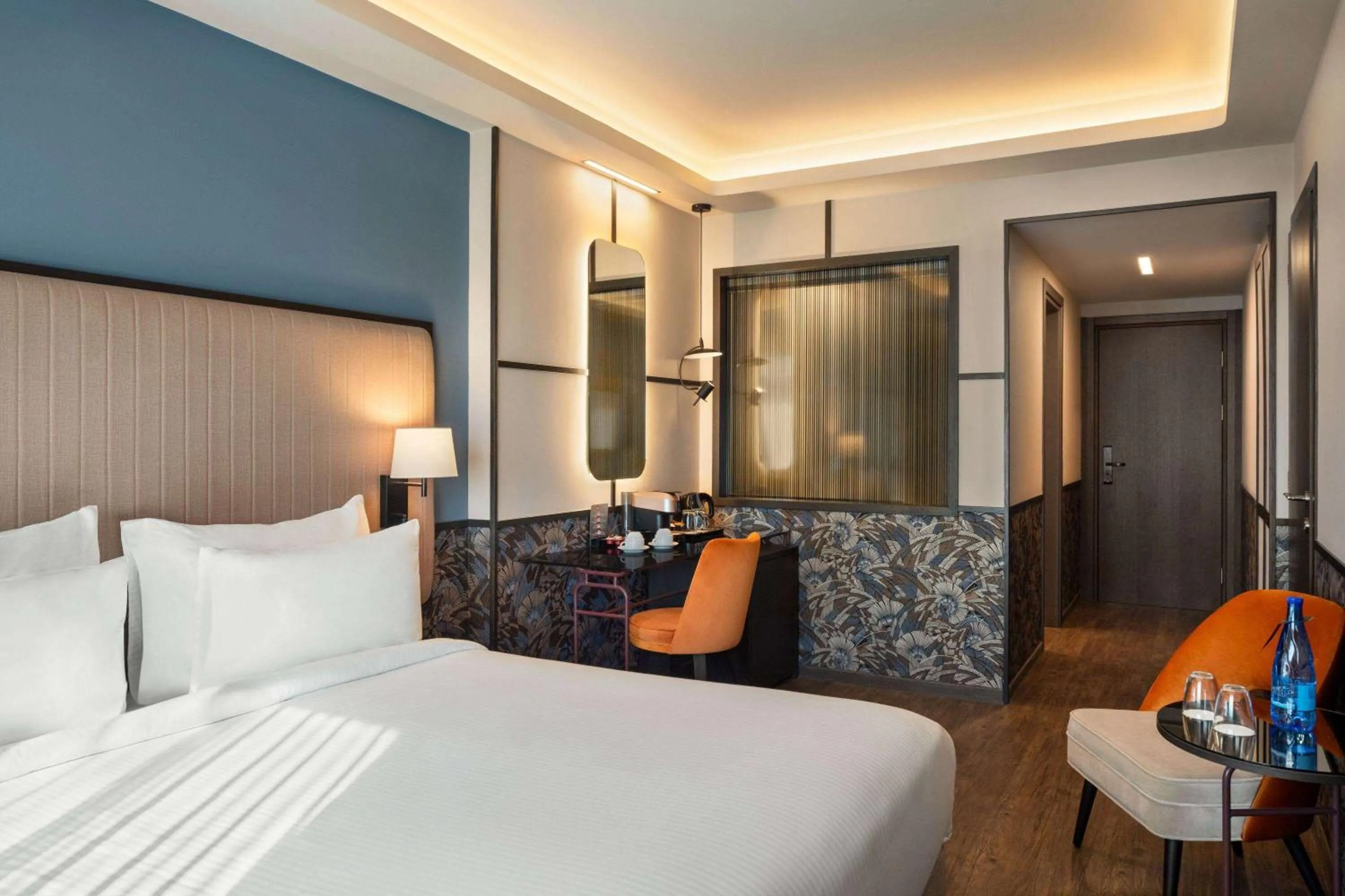 Photo of the whole room, Bed in Zeus Essence Athens Central, former Athens Key