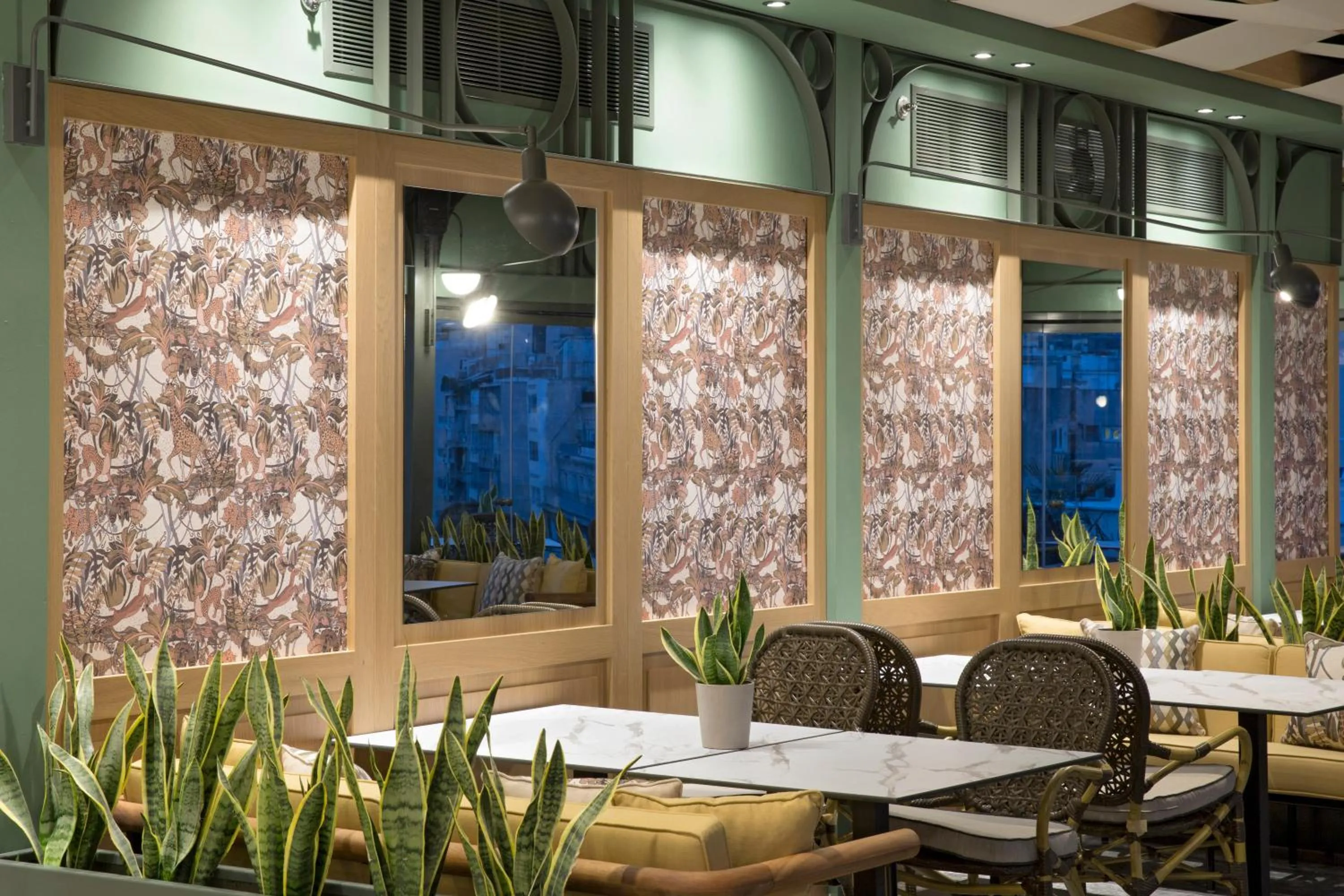 Restaurant/places to eat in Zeus Essence Athens Central, former Athens Key