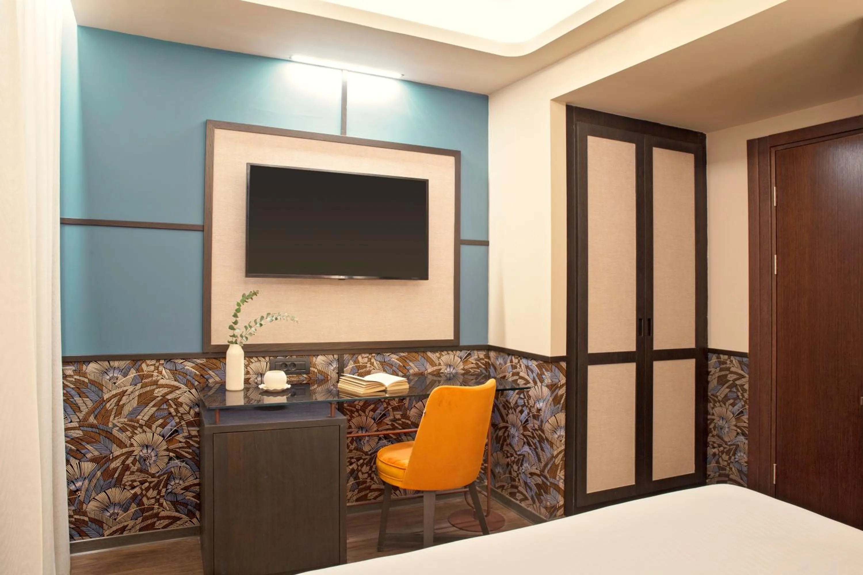 Bed in Zeus Essence Athens Central, former Athens Key