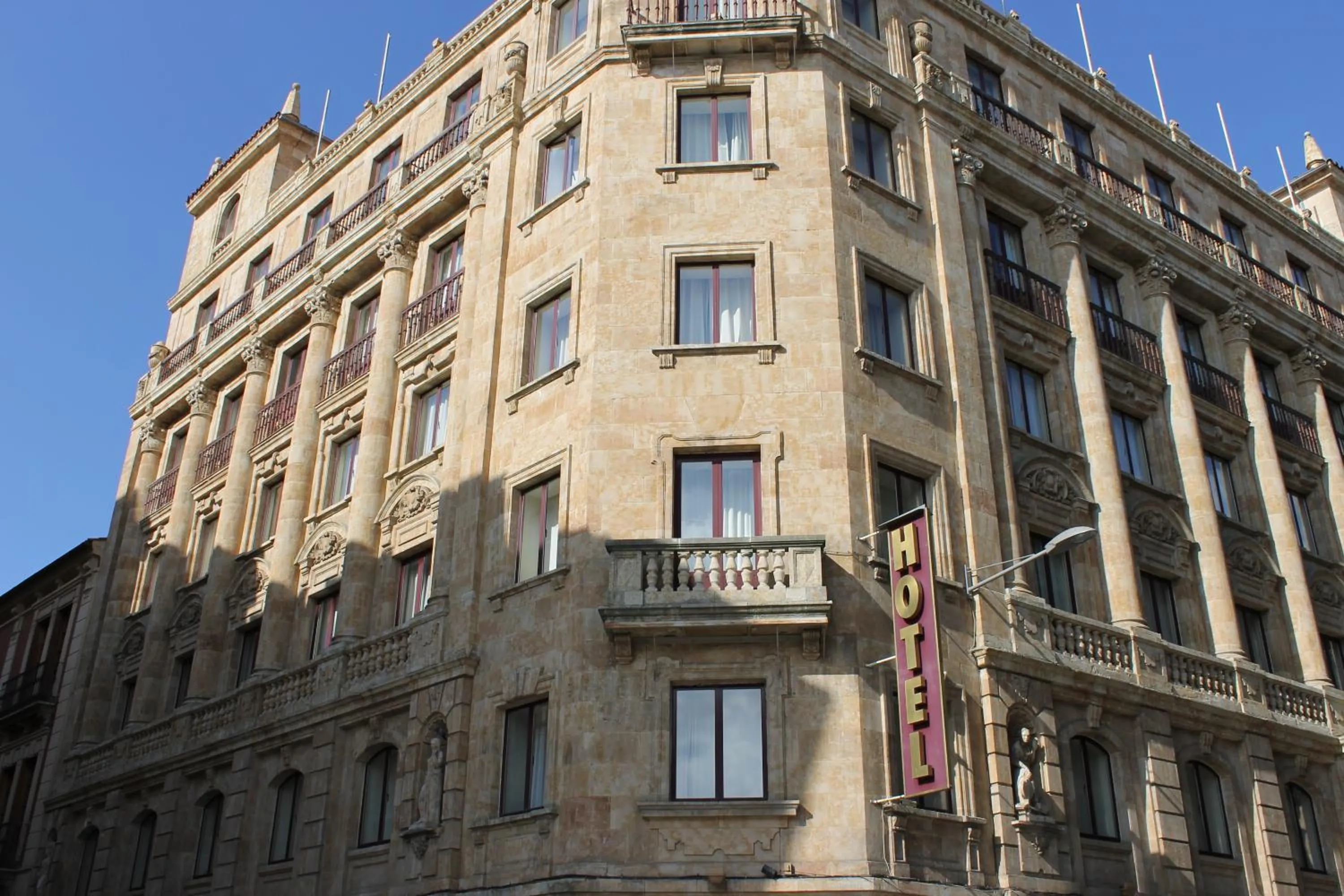 Facade/entrance in Hotel Monterrey