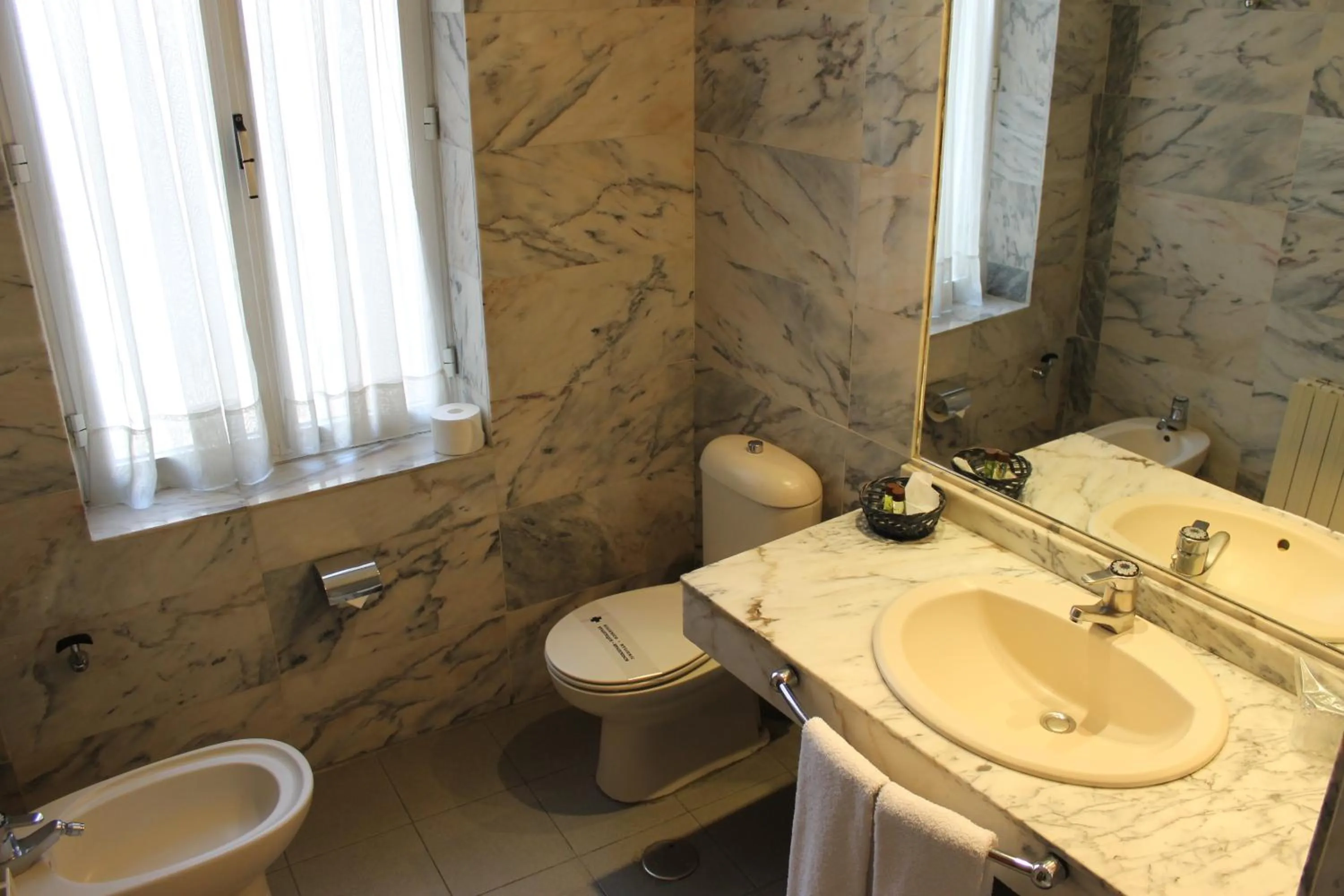 Bathroom in Hotel Monterrey