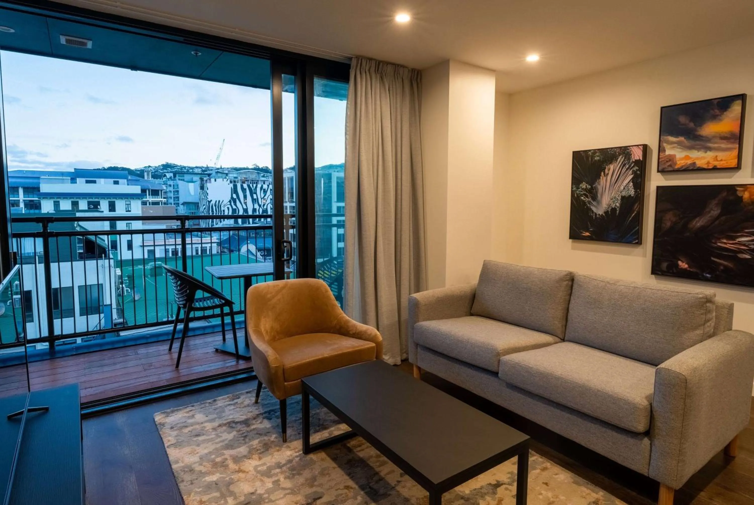 Photo of the whole room in TRYP by Wyndham Wellington, Tory Street