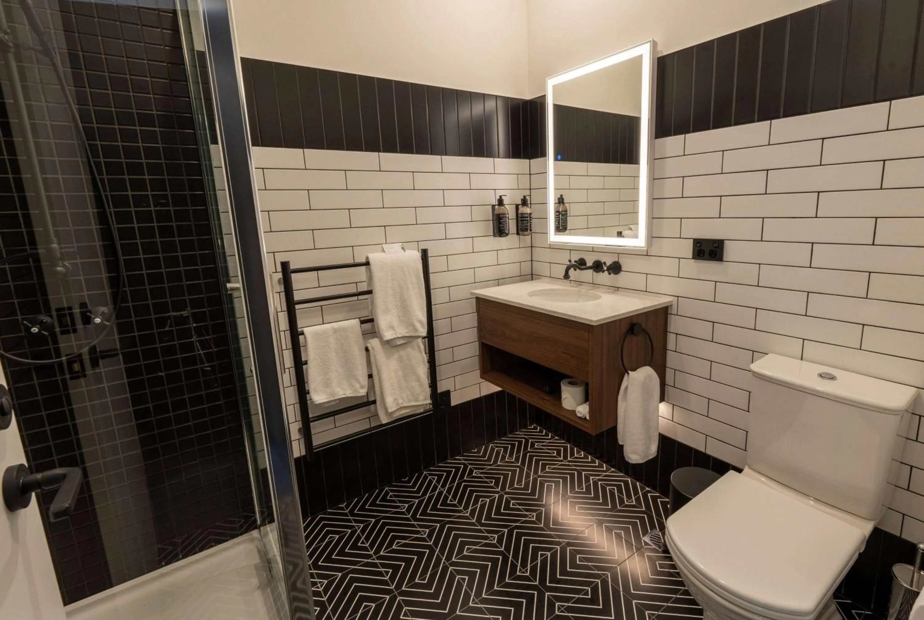 TV and multimedia in TRYP by Wyndham Wellington, Tory Street