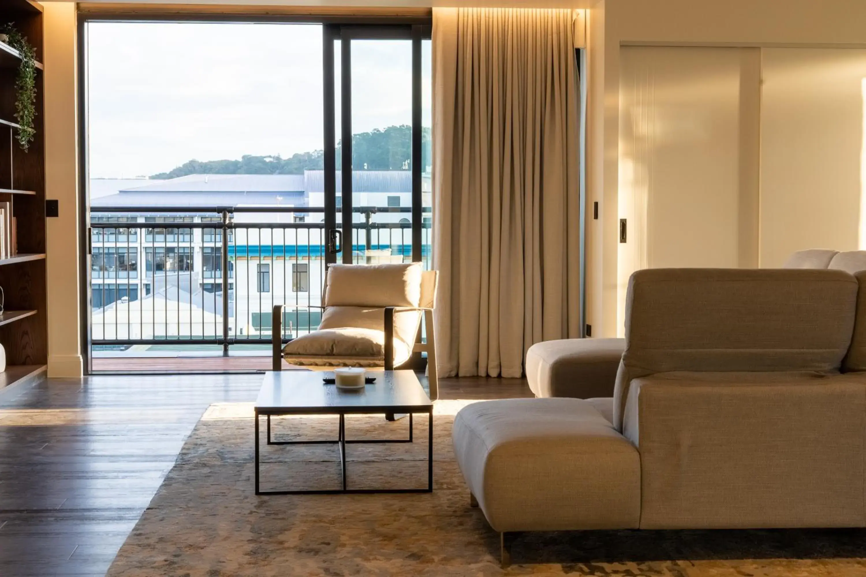 Luxury Penthouse with City View in TRYP by Wyndham Wellington, Tory Street Luxury Penthouse with City View in TRYP by Wyndham Wellington, Tory Street