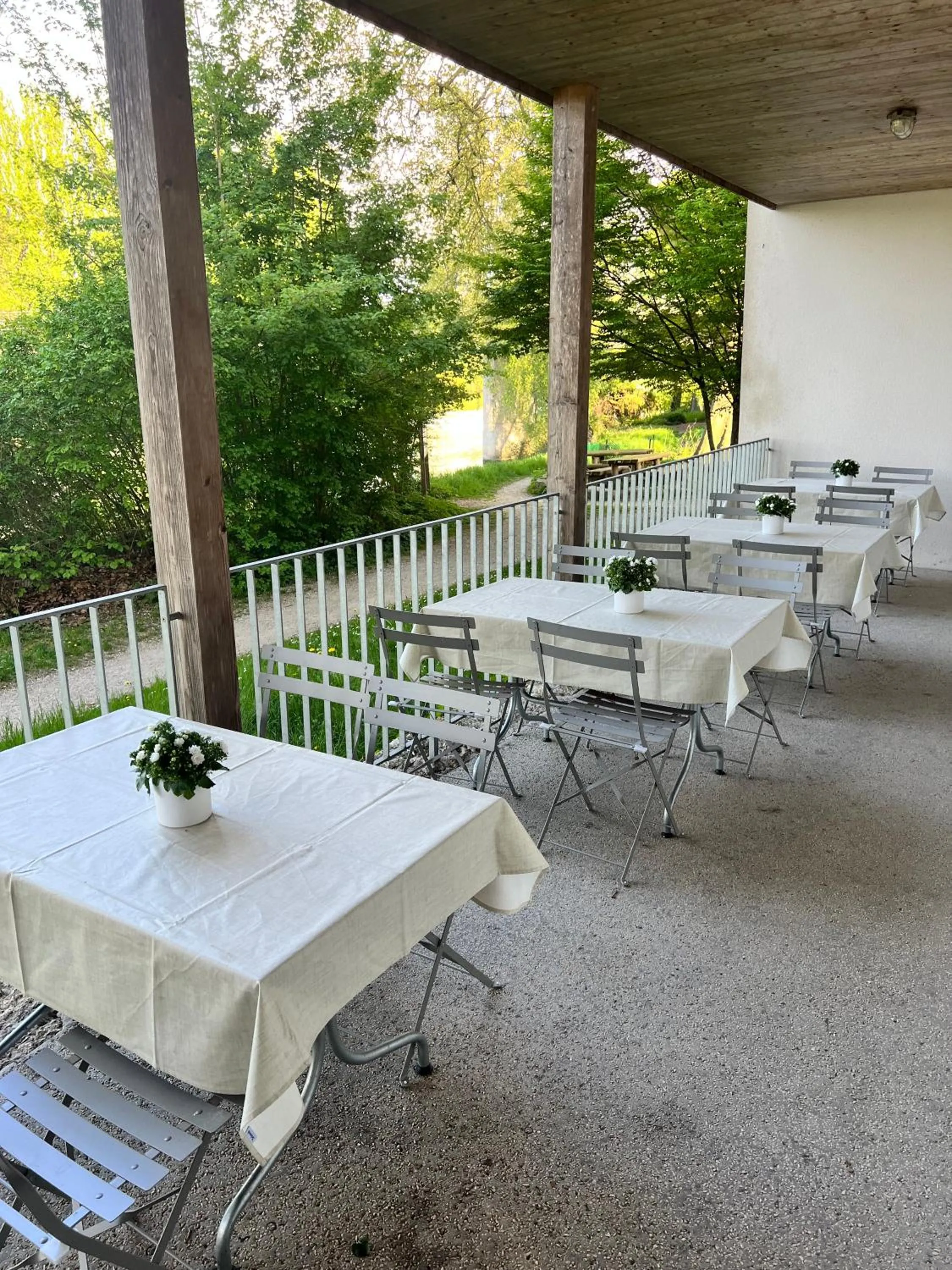 Patio in Hôtel Domaine de la Sauge