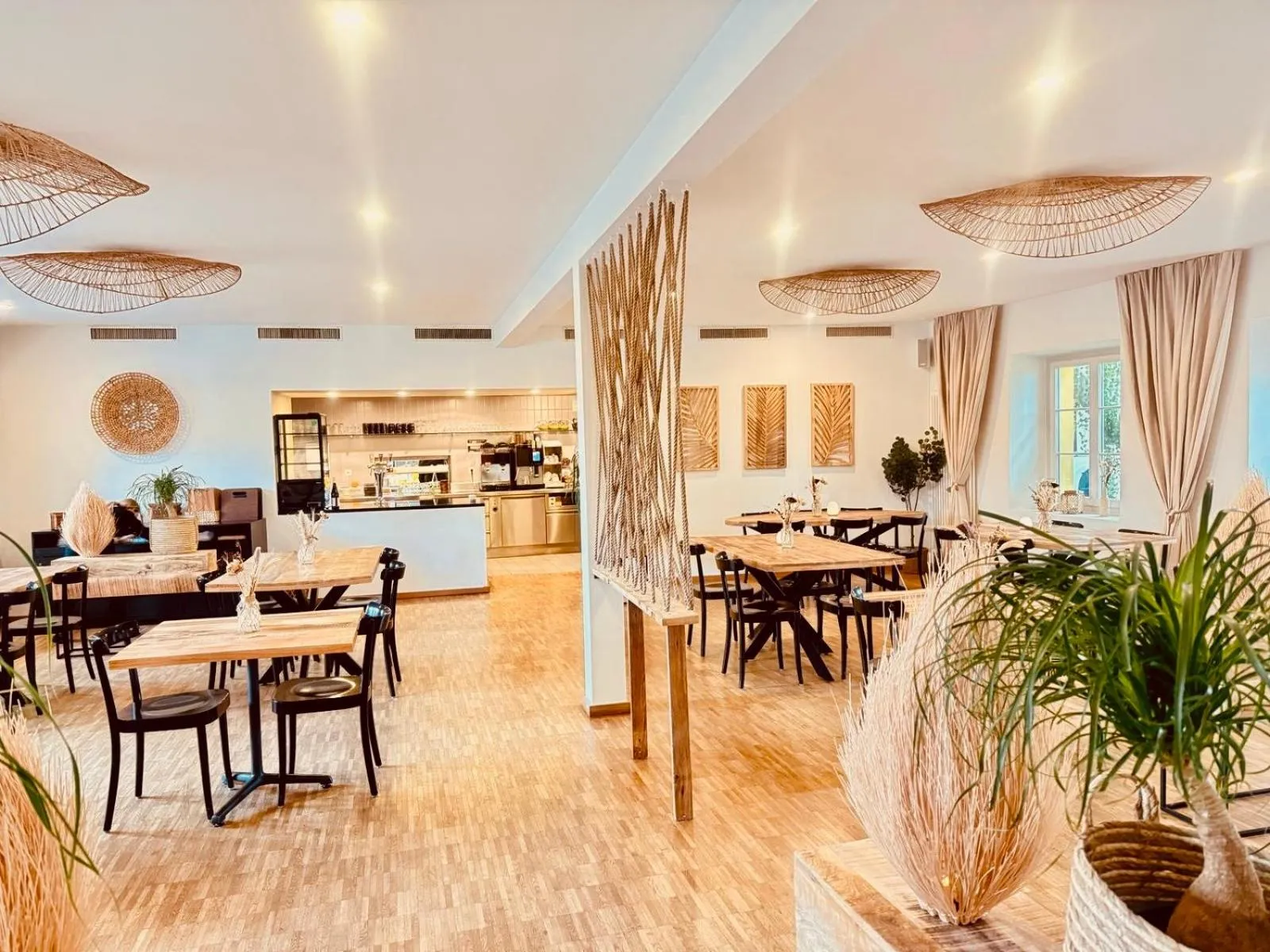 Property building in Hôtel Domaine de la Sauge