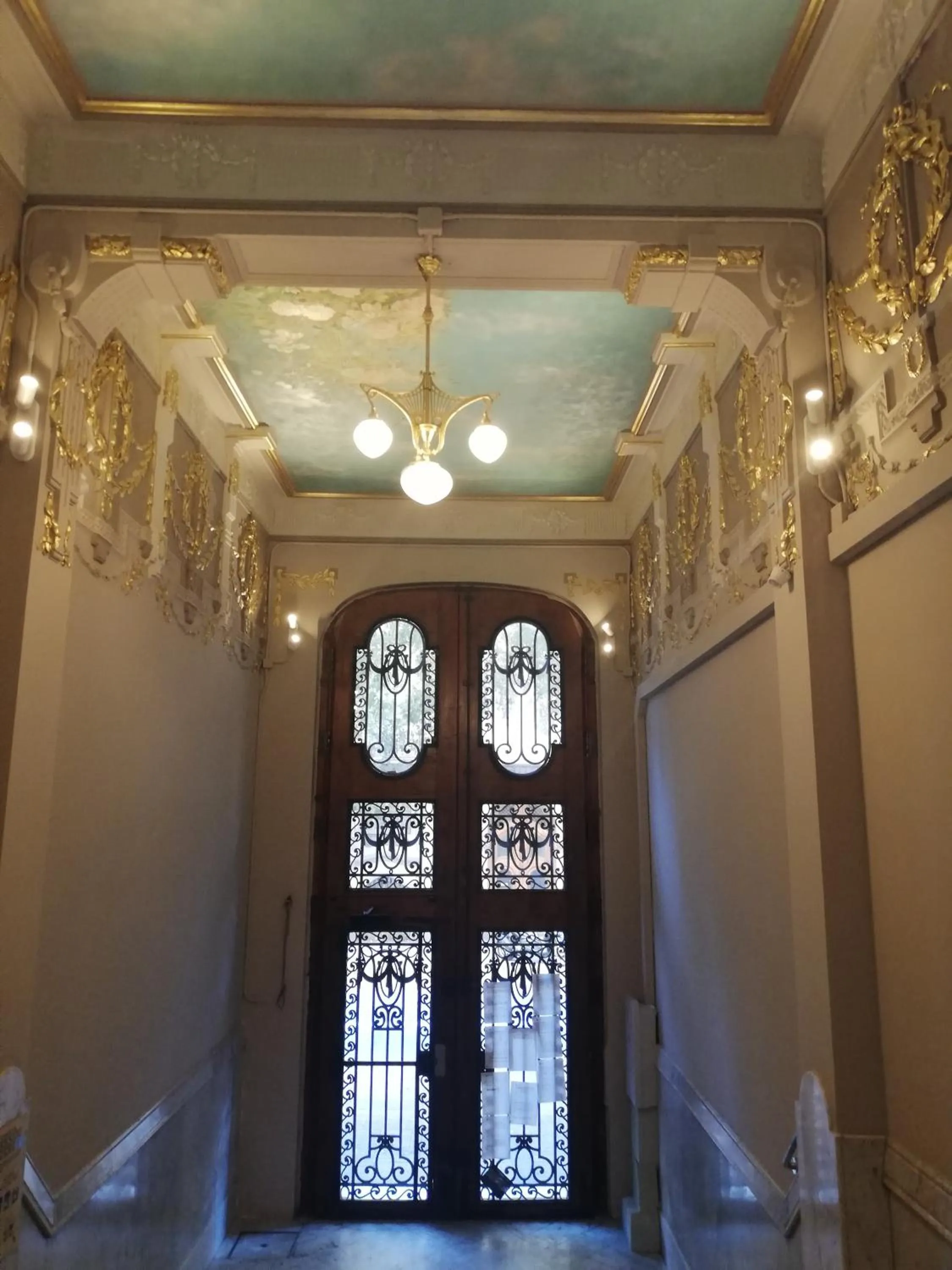 Property building in Hostal Felipe 2