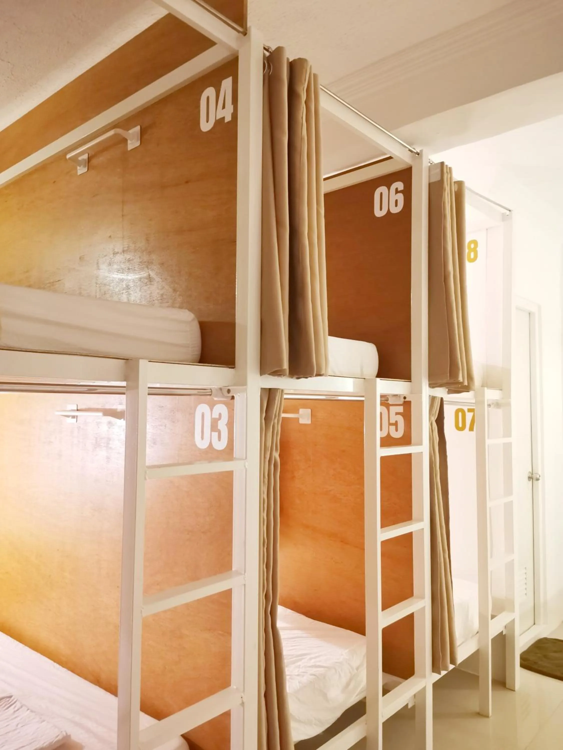 Bed in NomadsMNL Airport Hostel