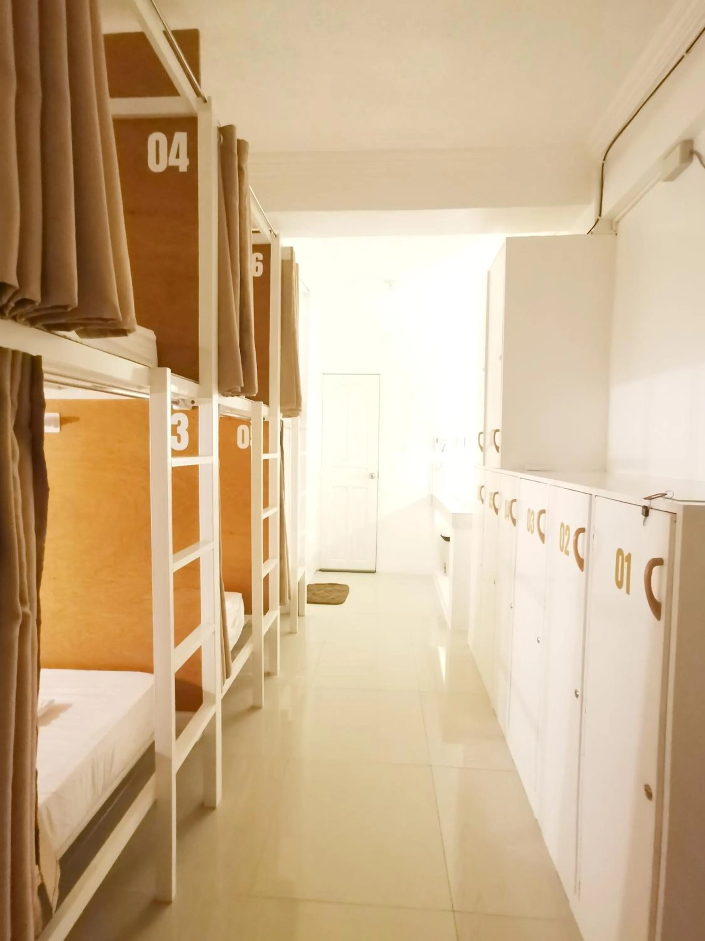 Bed in NomadsMNL Airport Hostel