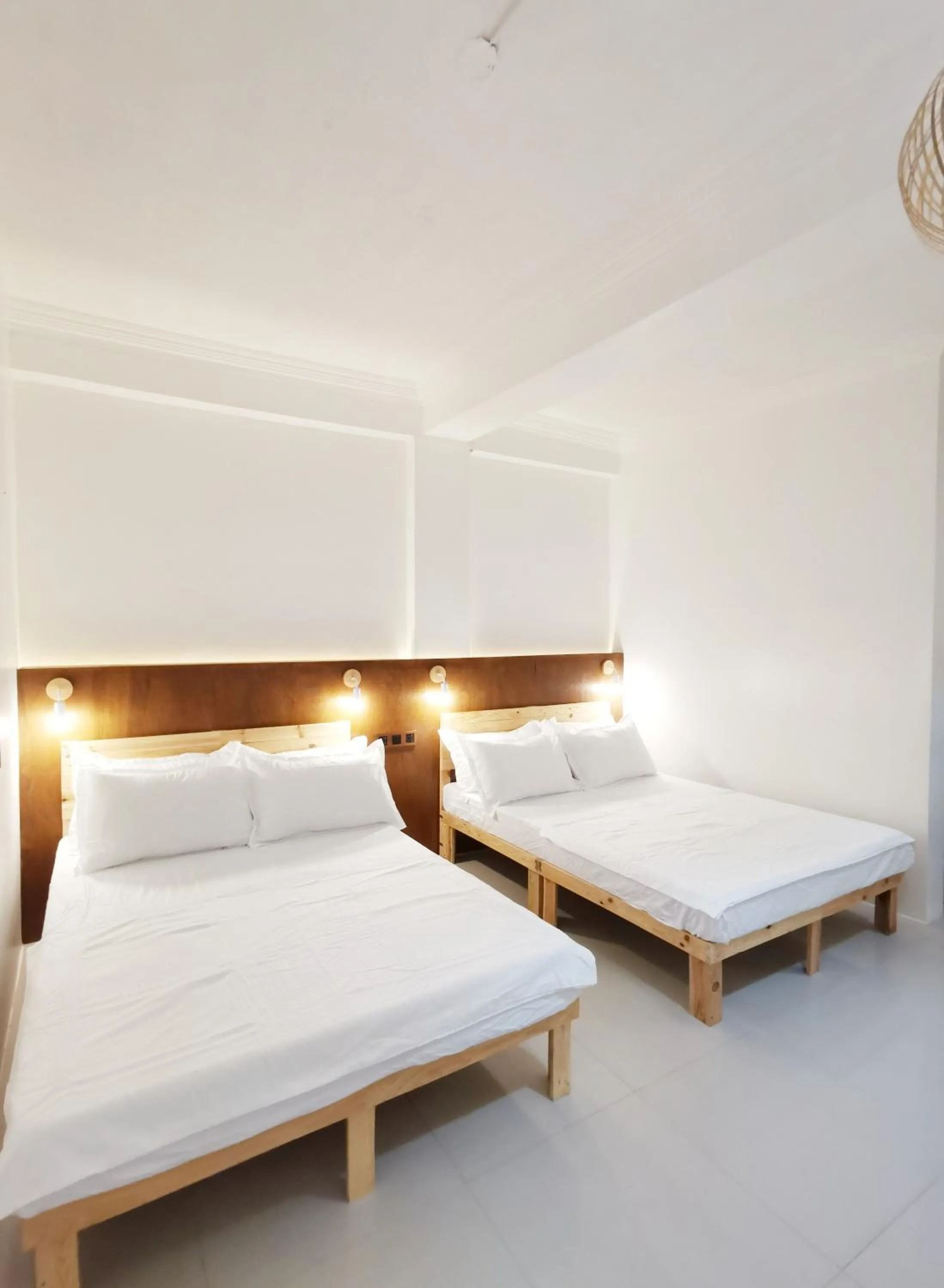 Bed in NomadsMNL Airport Hostel