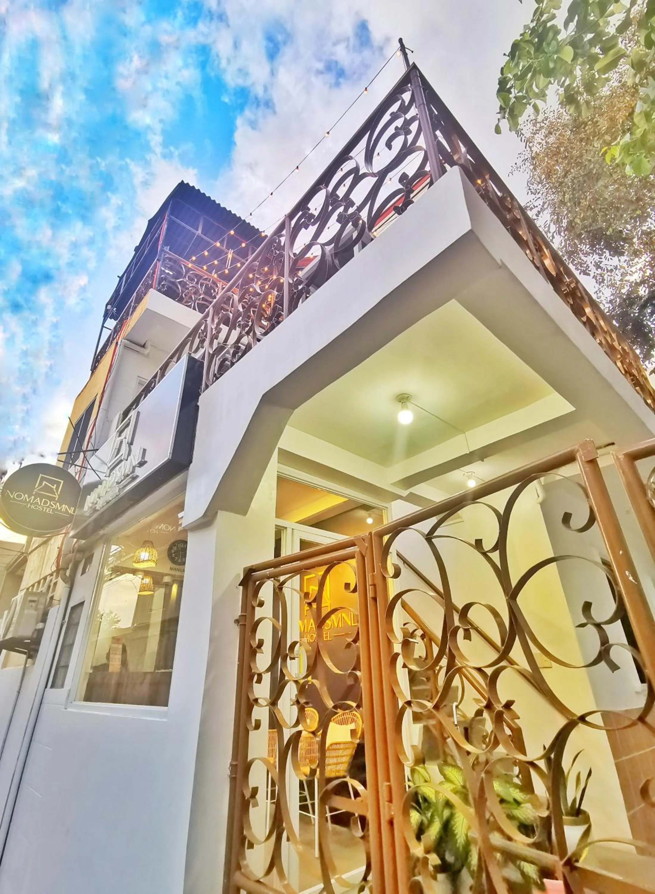 Property building in NomadsMNL Airport Hostel