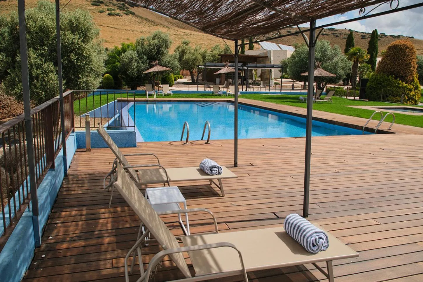 Swimming pool in Hotel Spa Villa Nazules