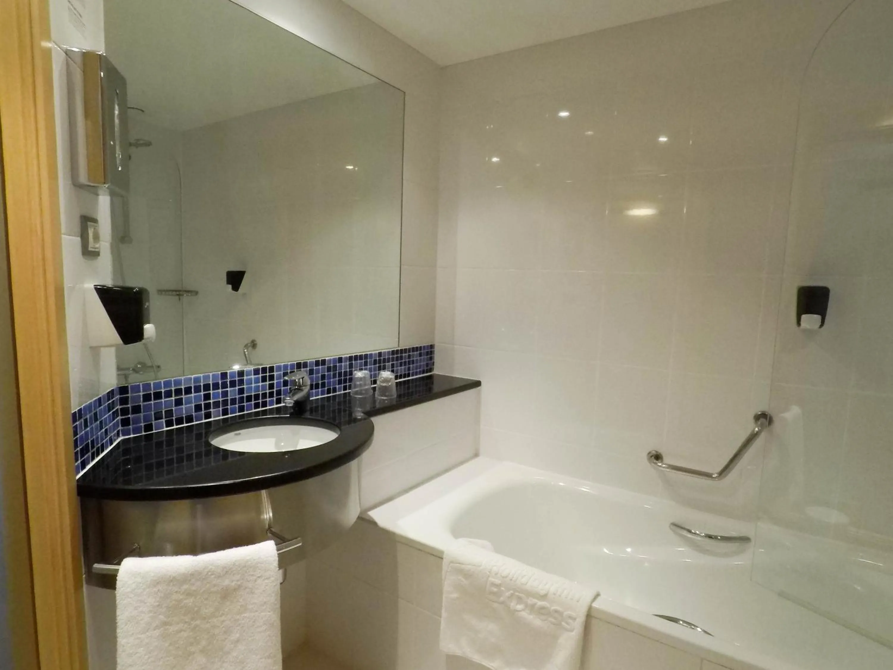 Bathroom in Holiday Inn Express Pamplona by IHG